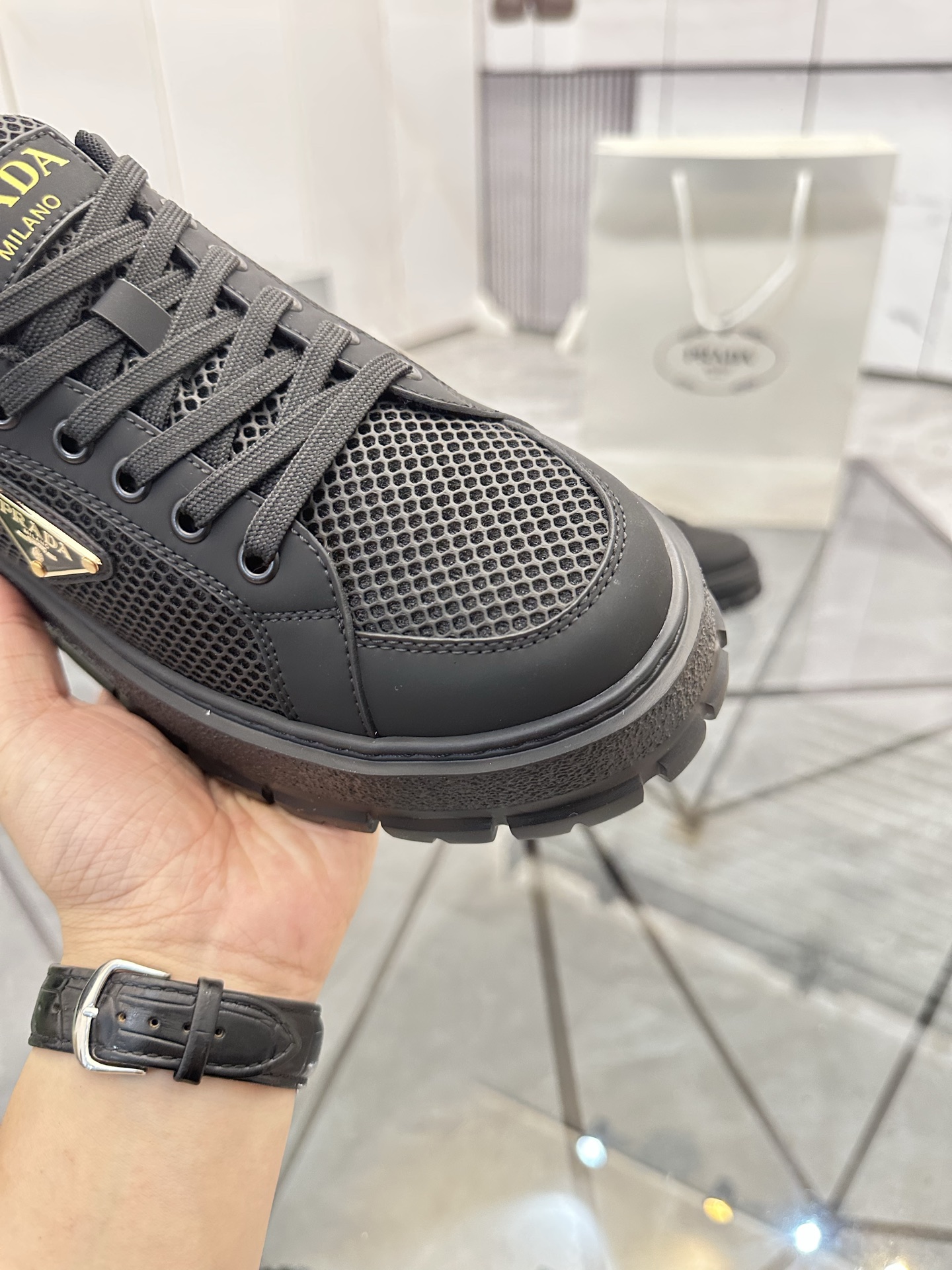 Precio de venta: P270 De gama alta de bienes de alta calidad Marca: Prada * "Prada *" zapatos casual