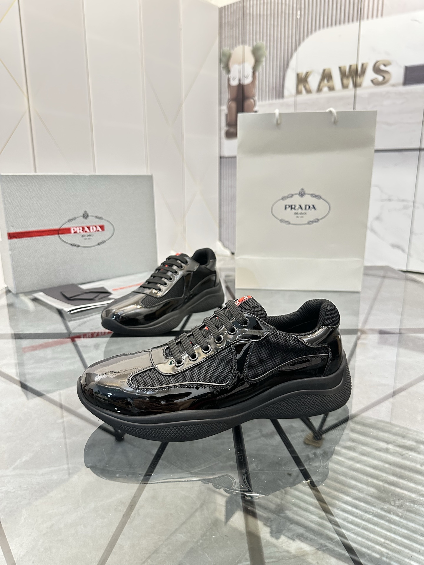 Precio de venta: P230 Artículos de alta gama y máxima calidadMarca: Prada *