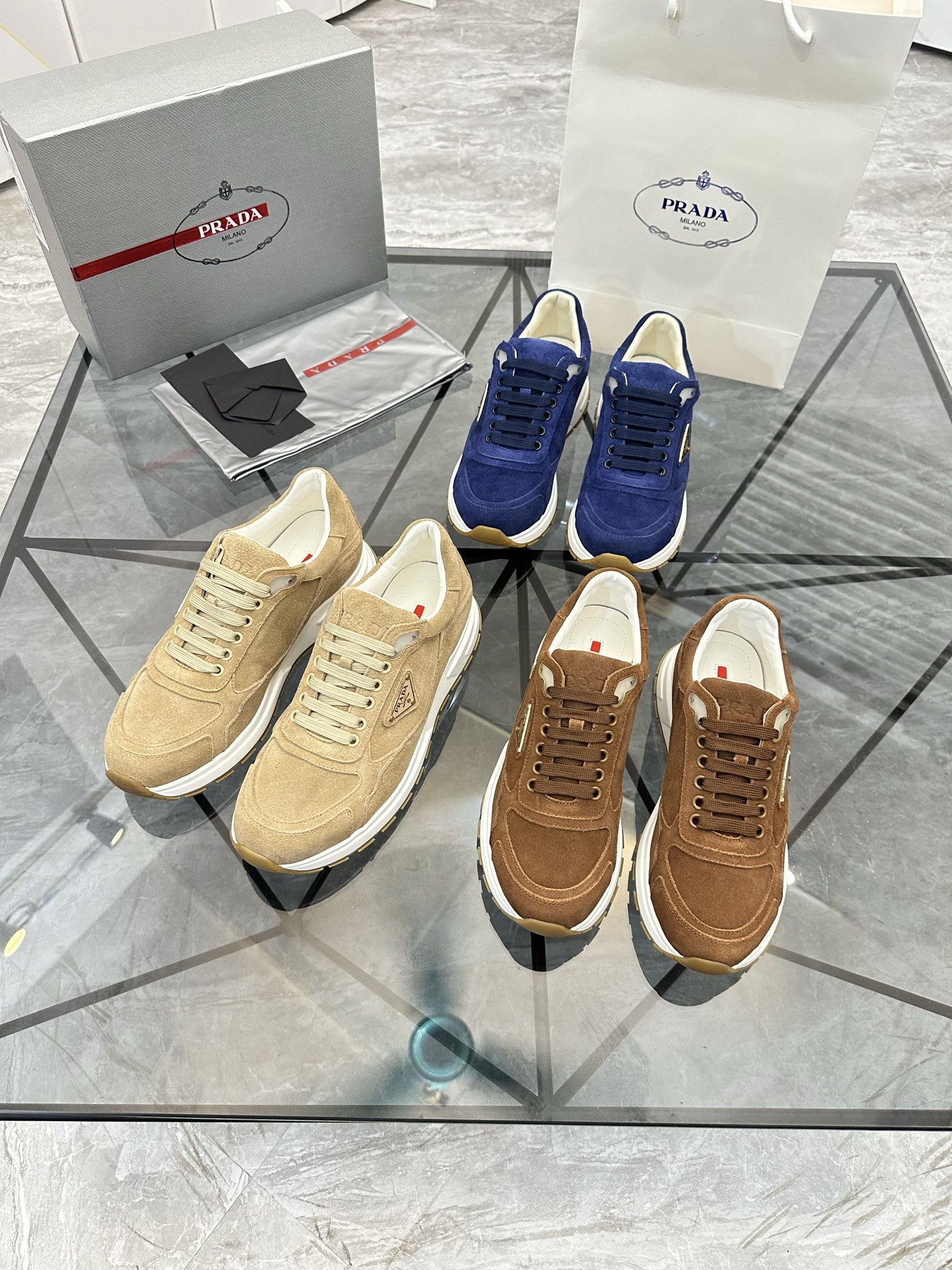 Precio de venta: P270 Artículos de alta gama y calidad superiorMarca: Prada *"Prada*" mocasines de c