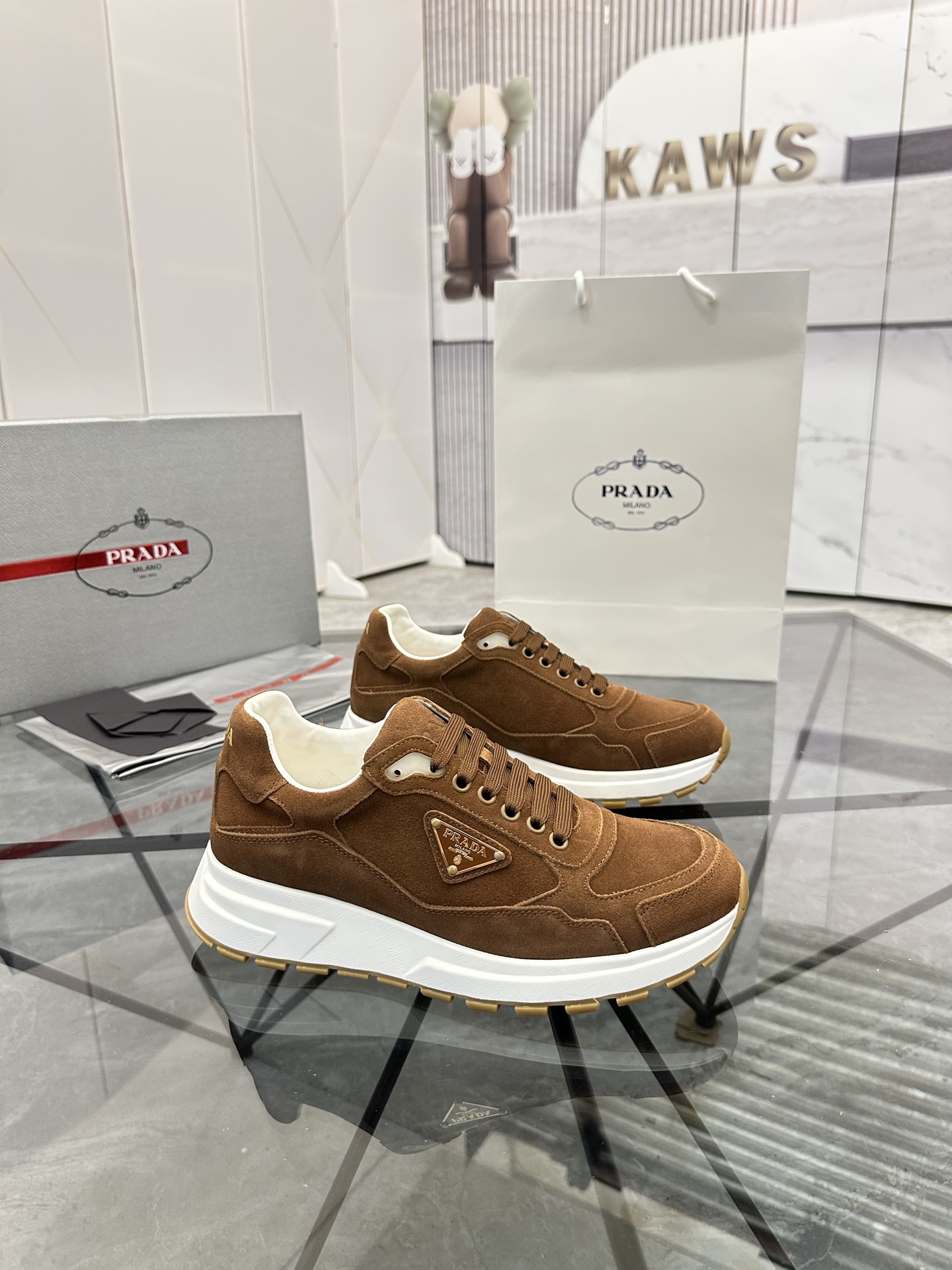 Precio de venta: P270 Artículos de alta gama y calidad superiorMarca: Prada *"Prada*" mocasines de c
