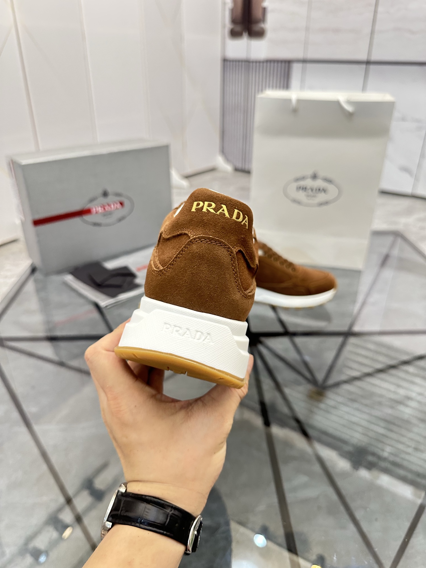 Precio de venta: P270 Artículos de alta gama y calidad superiorMarca: Prada *"Prada*" mocasines de c