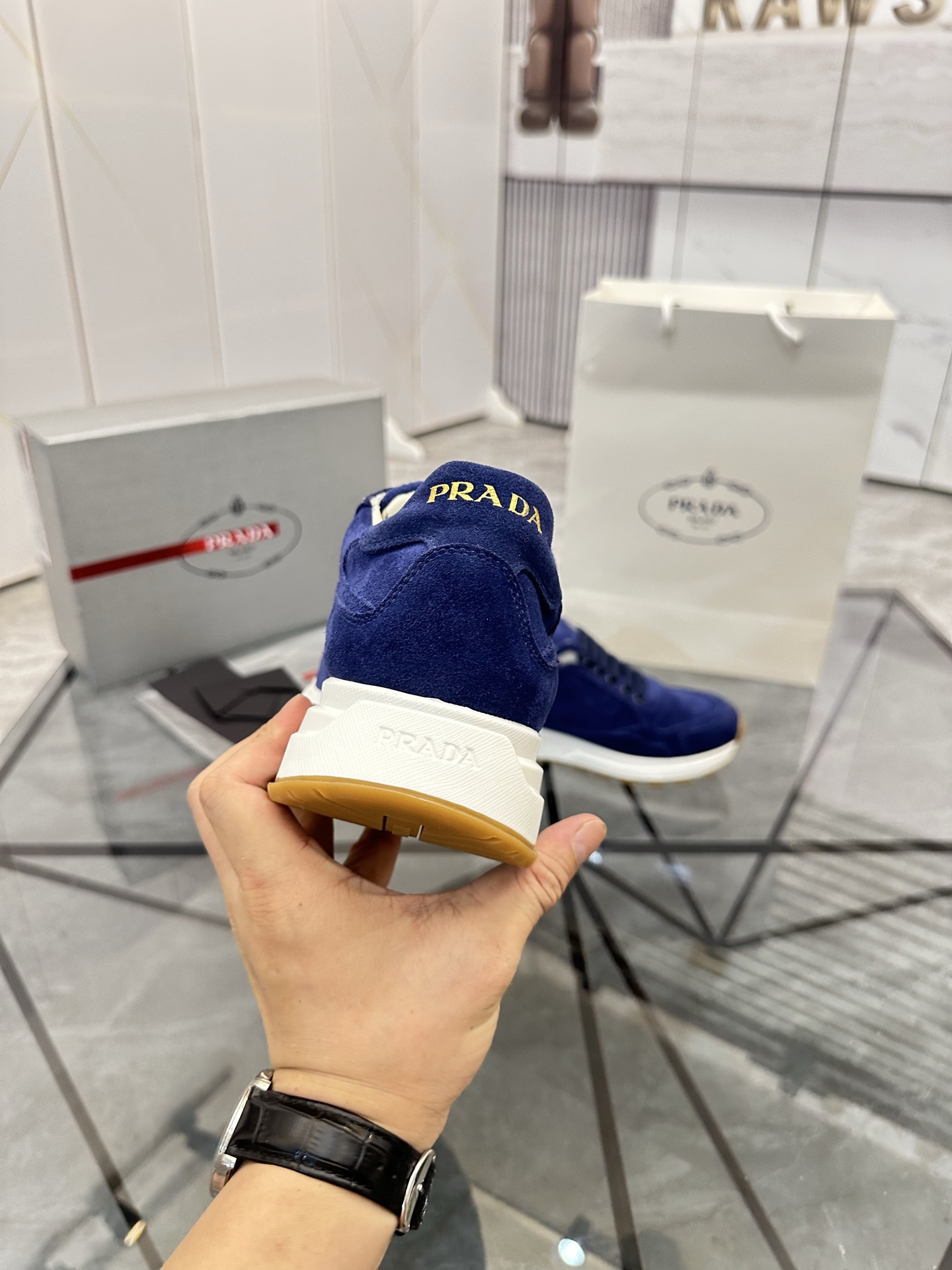 Precio de venta: P270 Artículos de alta gama y calidad superiorMarca: Prada *"Prada*" mocasines de c