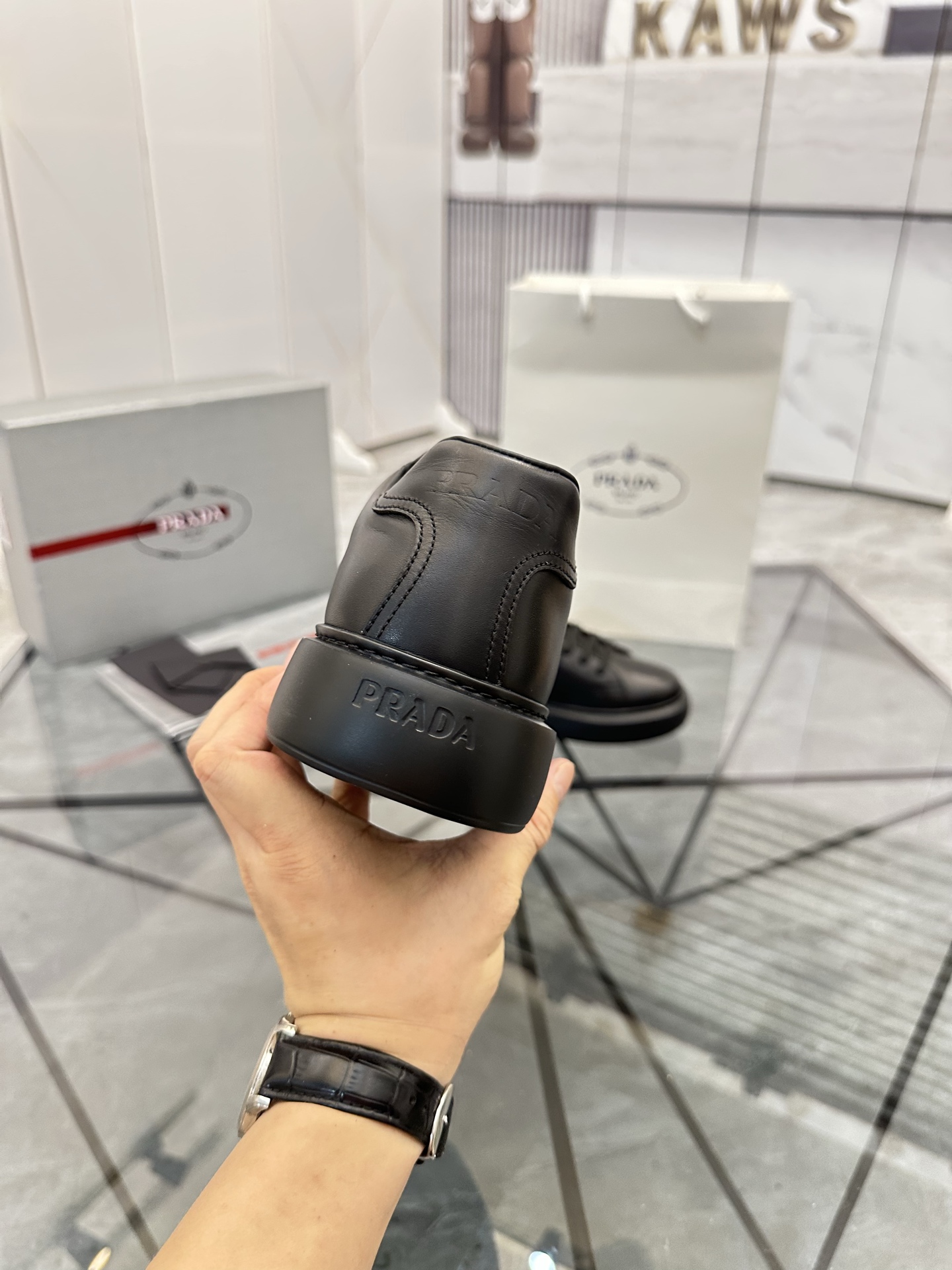 Precio de venta: P270 Artículos de alta gama y máxima calidadMarca: Prada *"Prada*" mocasines de cañ