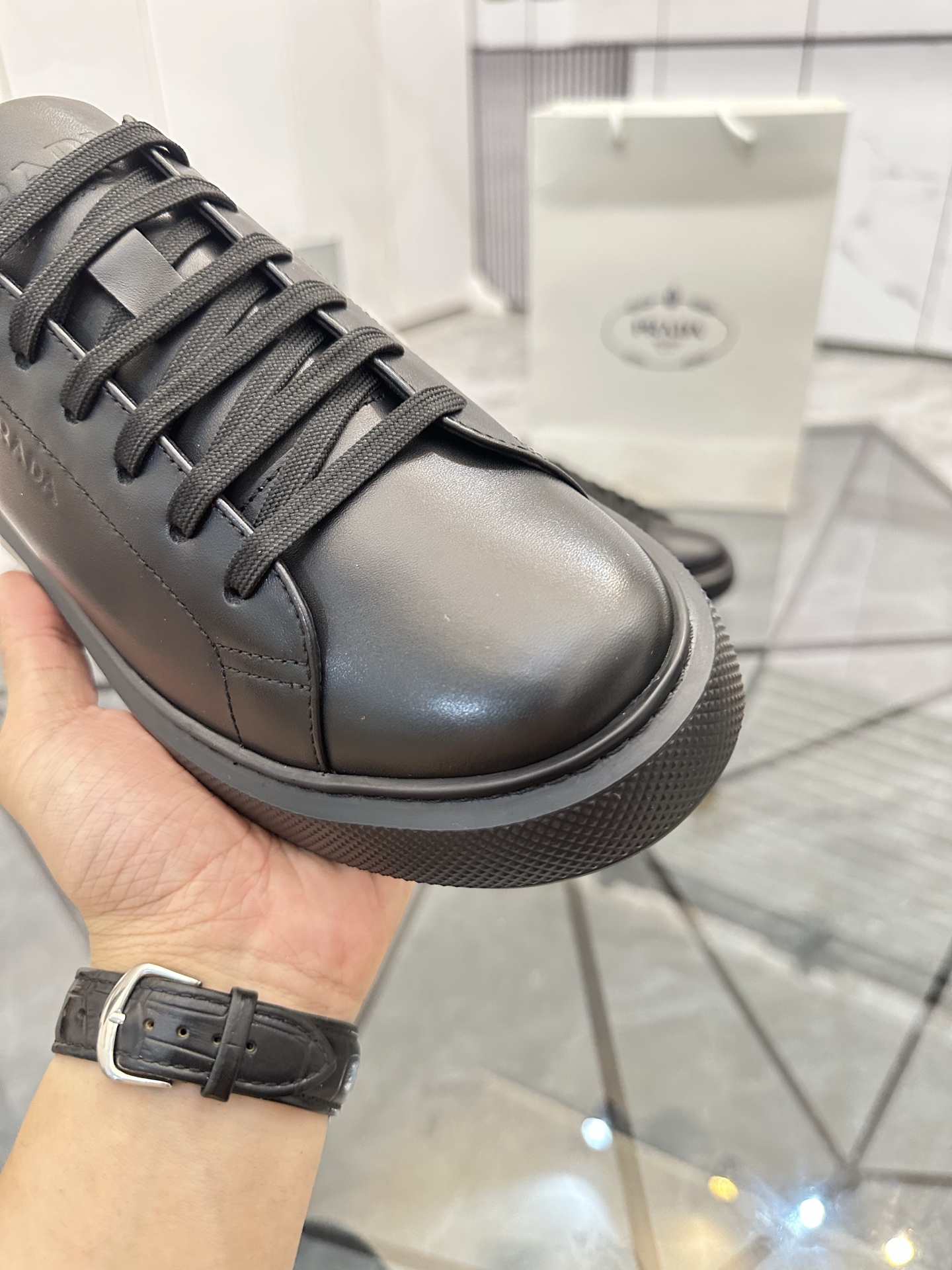 Precio de venta: P270 Artículos de alta gama y máxima calidadMarca: Prada *"Prada*" mocasines de cañ