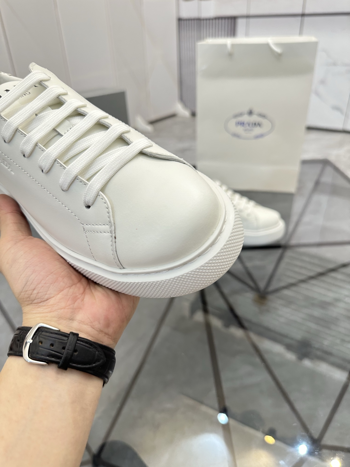 Precio de venta: P270 Artículos de alta gama y máxima calidadMarca: Prada *"Prada*" mocasines de cañ
