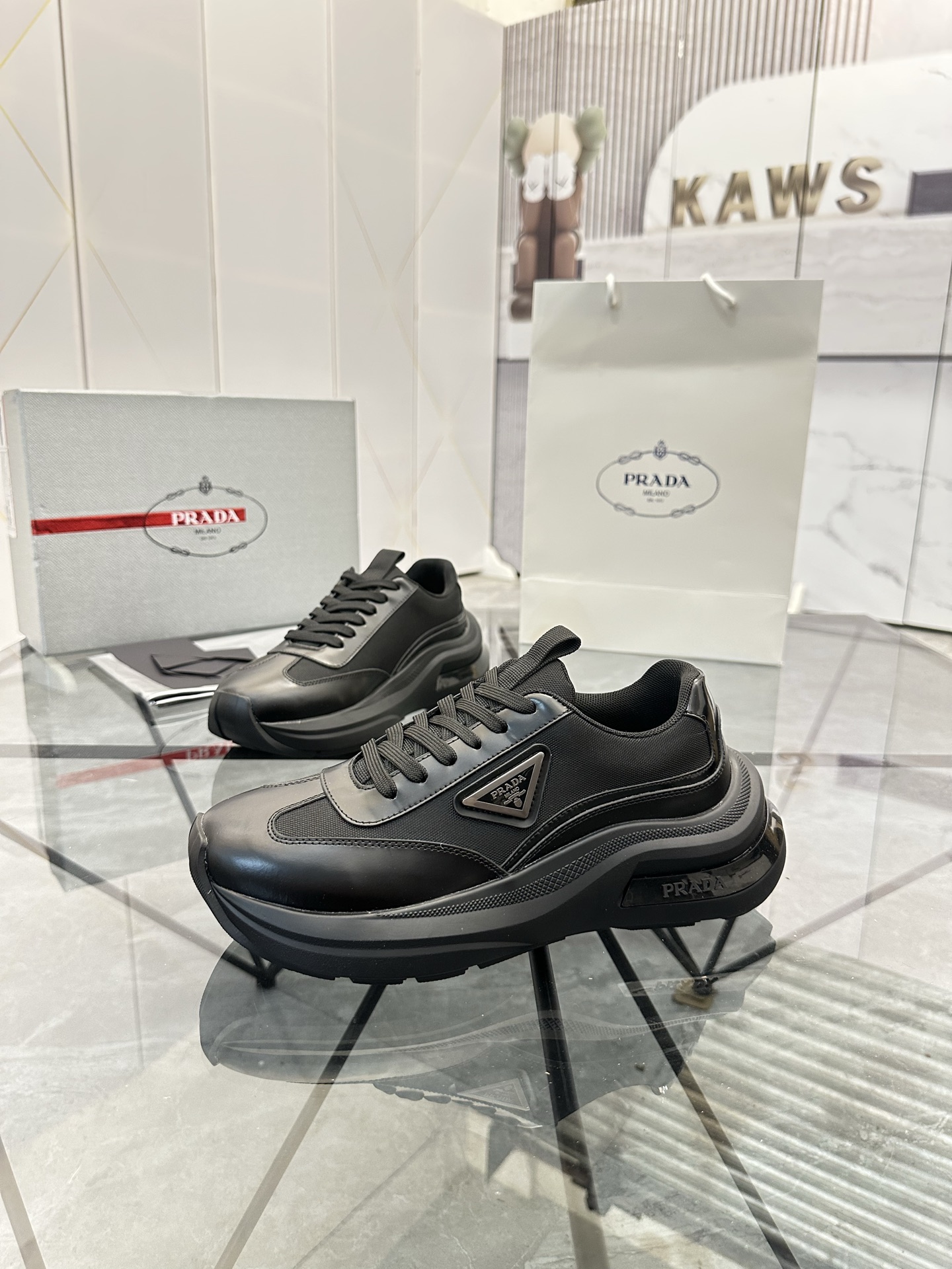 Precio de venta: P310 Artículos de alta gama y máxima calidadMarca: Prada *
