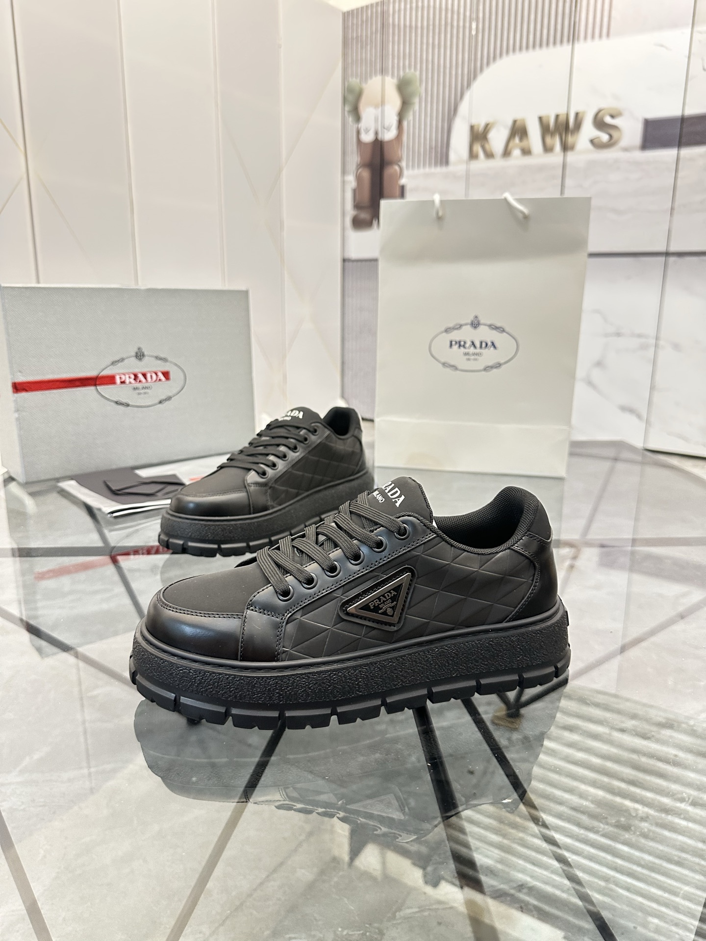 Precio de venta: P270 Artículos de alta gama y calidad superiorMarca: Prada *