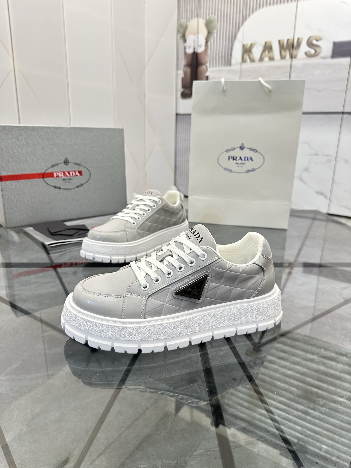 Precio de venta: P270 Artículos de alta gama y calidad superiorMarca: Prada *