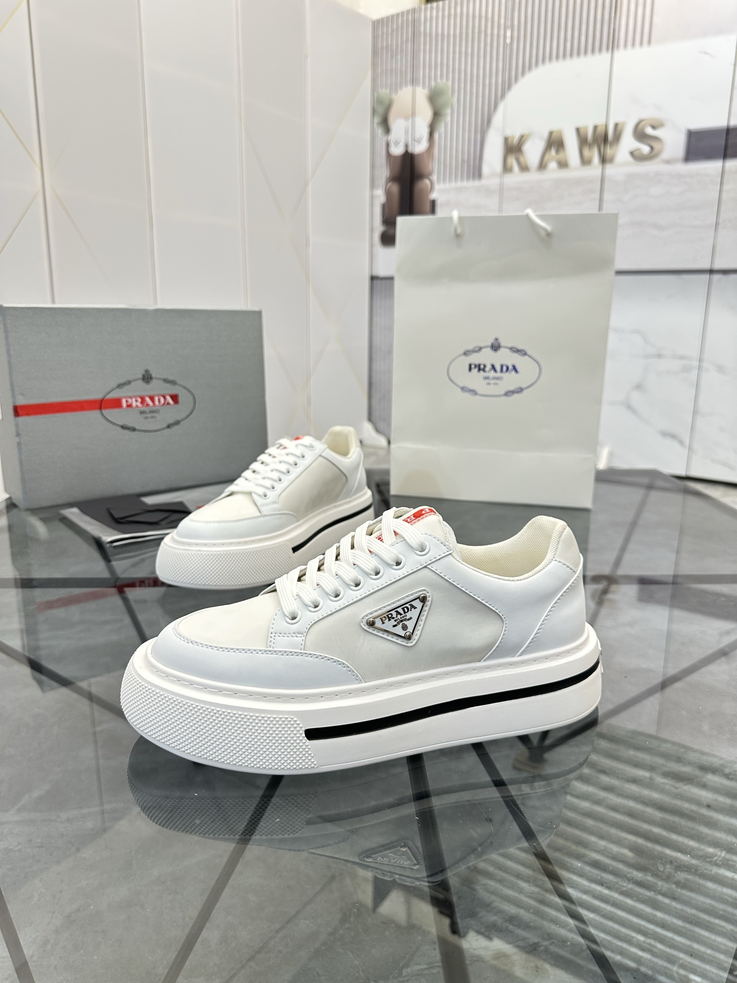 Precio de venta: P270 Artículos de alta gama y calidad superiorMarca: Prada *