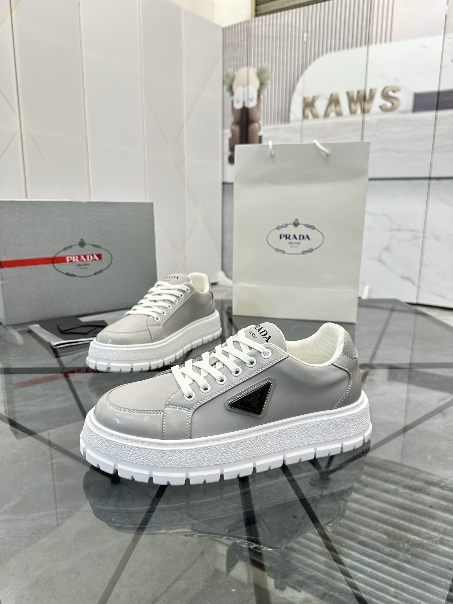 Precio de venta: P270 Artículos de alta gama y calidad superiorMarca: Prada *