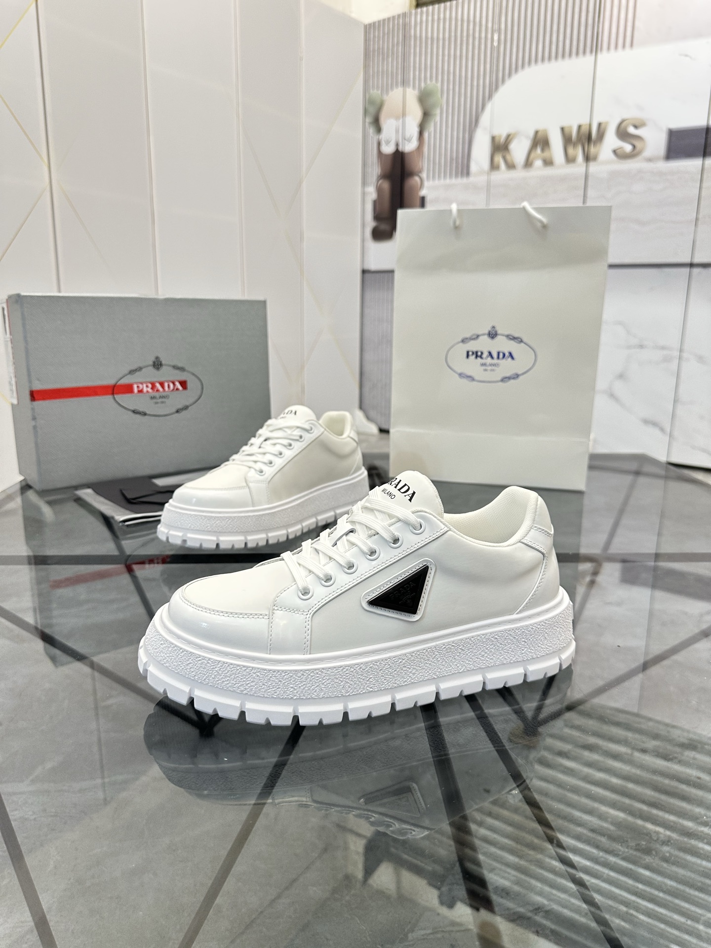 Precio de venta: P270 Artículos de alta gama y calidad superiorMarca: Prada *