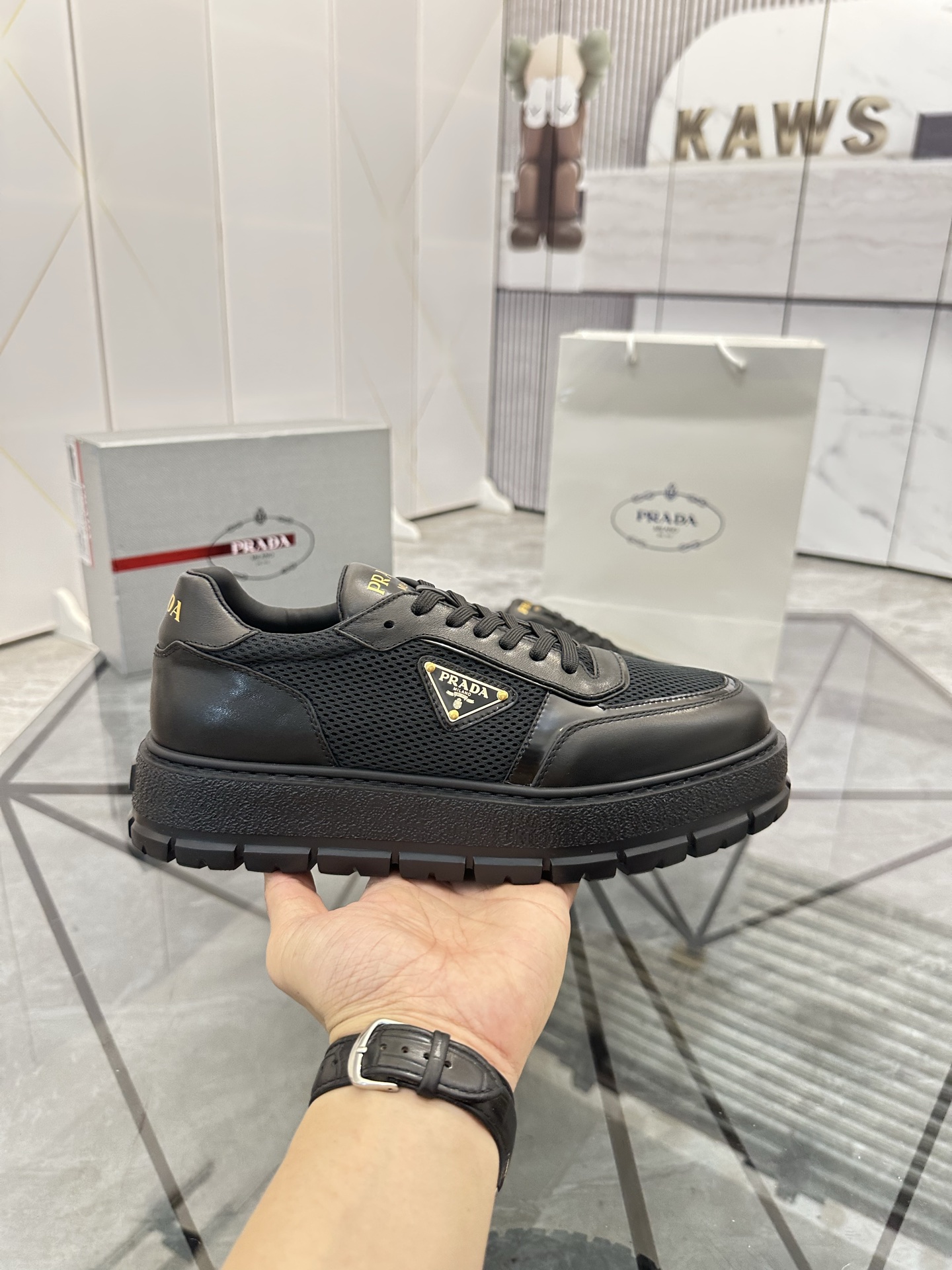 Precio de venta: P290 Artículos de alta gama y máxima calidadMarca: Prada *"Prada*" mocasines de cañ