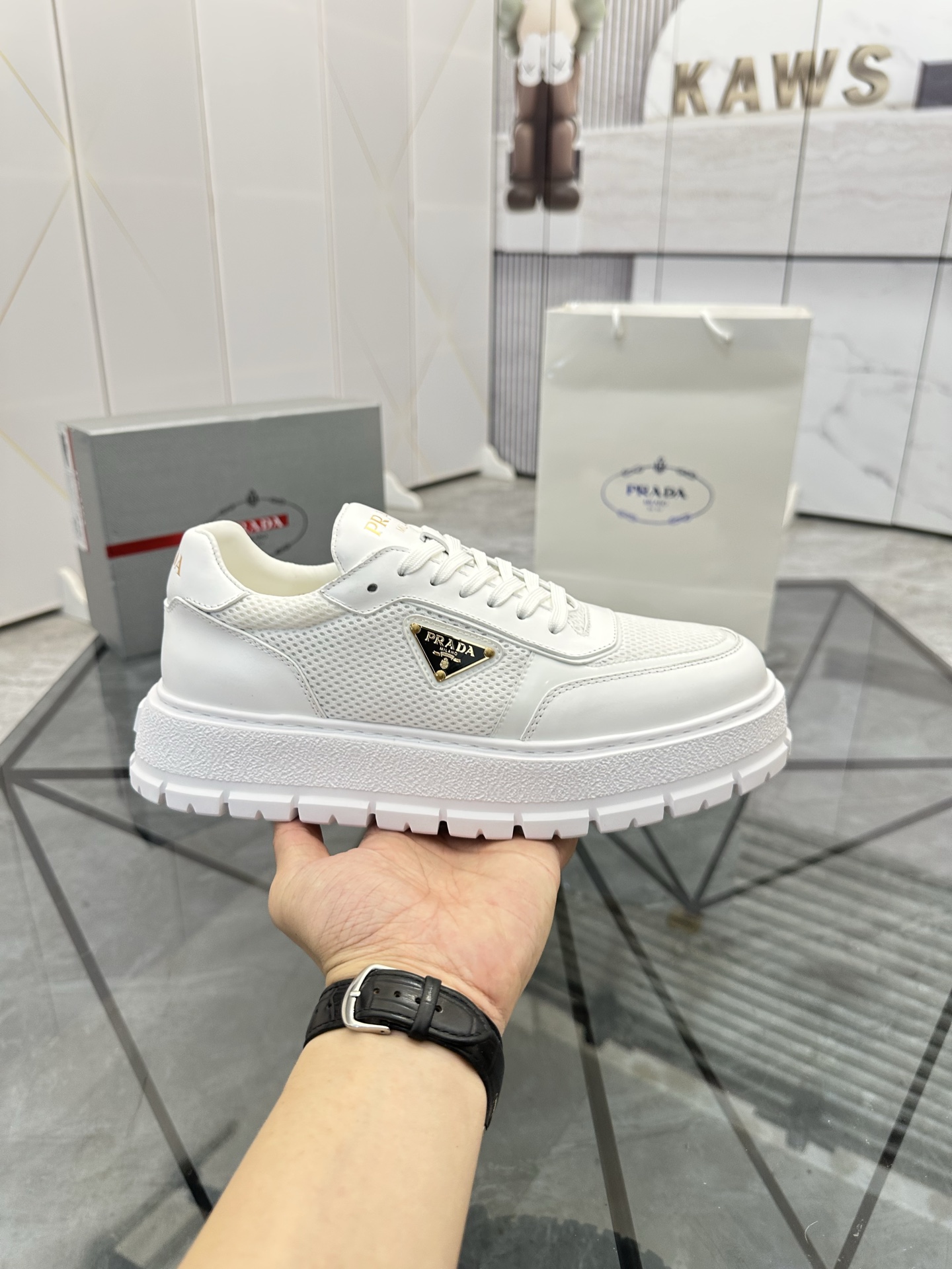 Precio de venta: P290 Artículos de alta gama y máxima calidadMarca: Prada *"Prada*" mocasines de cañ