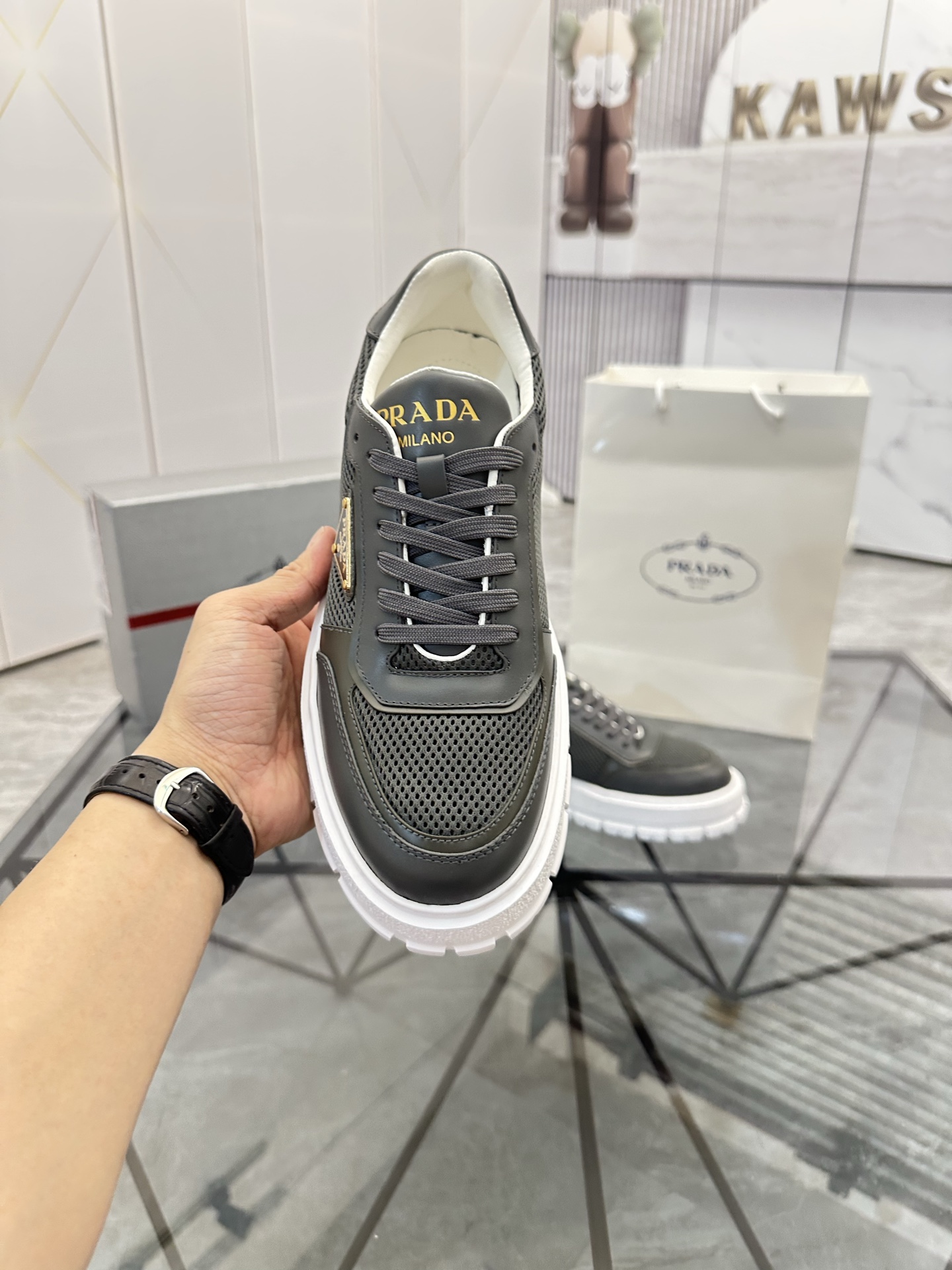Precio de venta: P290 Artículos de alta gama y máxima calidadMarca: Prada *"Prada*" mocasines de cañ