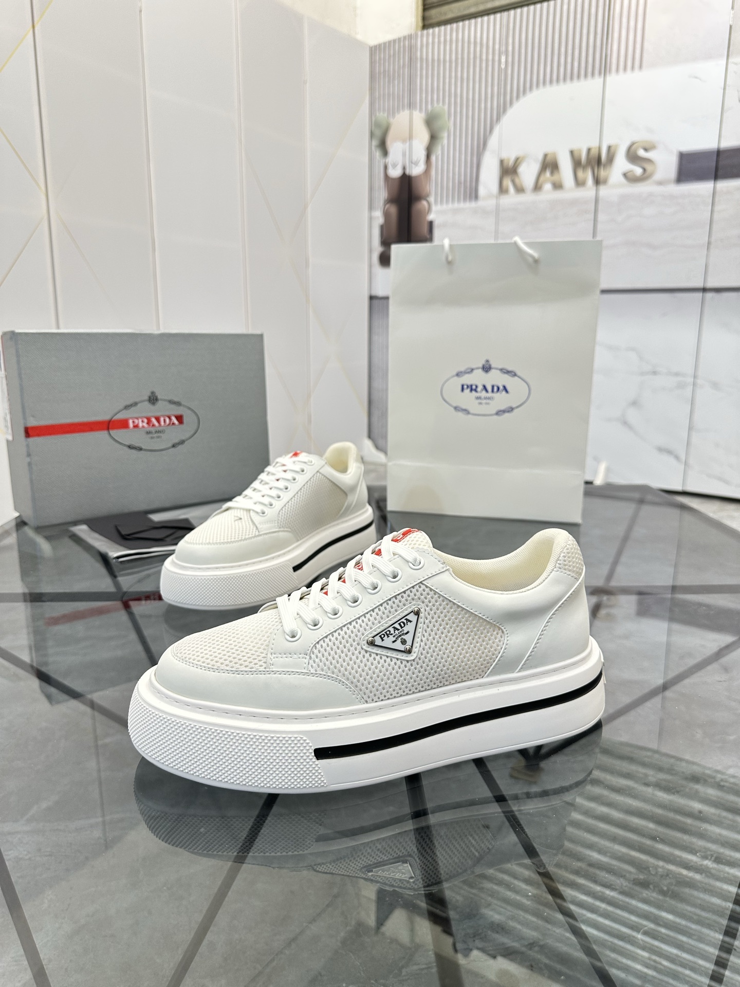 Precio de venta: P270 Artículos de alta gama y calidad superiorMarca: Prada *