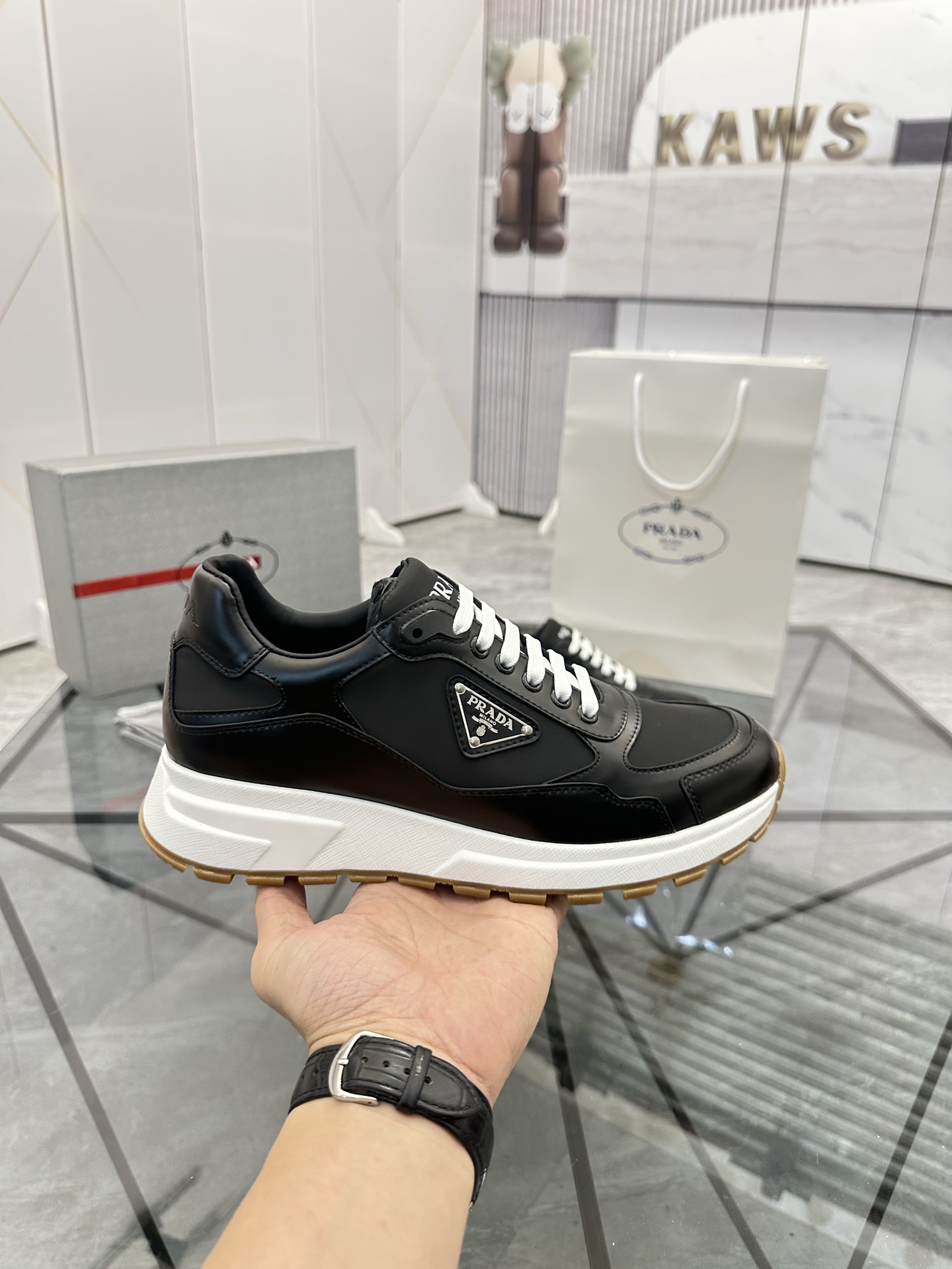 Precio de venta: P270 Artículos de alta gama y máxima calidadMarca: Prada *"Prada*" mocasines de cañ
