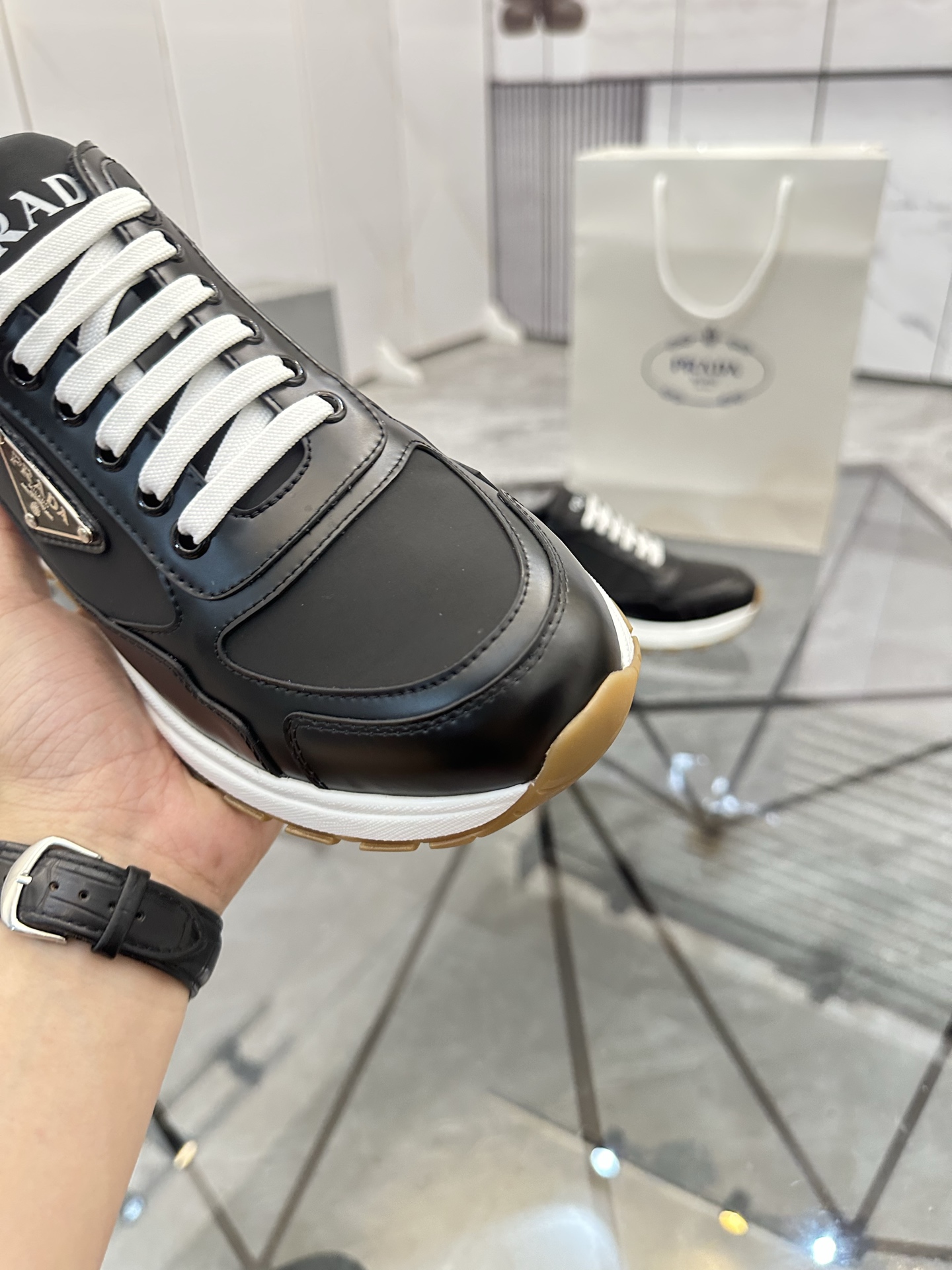 Precio de venta: P270 Artículos de alta gama y máxima calidadMarca: Prada *"Prada*" mocasines de cañ