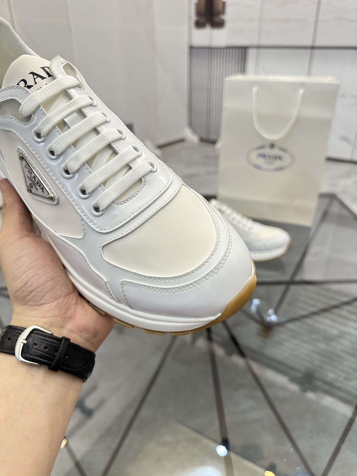 Precio de venta: P270 Artículos de alta gama y máxima calidadMarca: Prada *"Prada*" mocasines de cañ