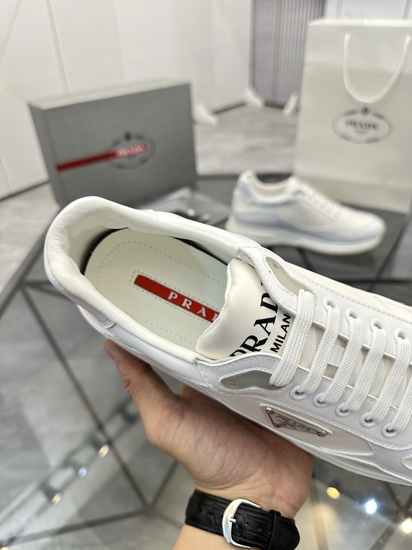 Precio de venta: P270 Artículos de alta gama y máxima calidadMarca: Prada *"Prada*" mocasines de cañ