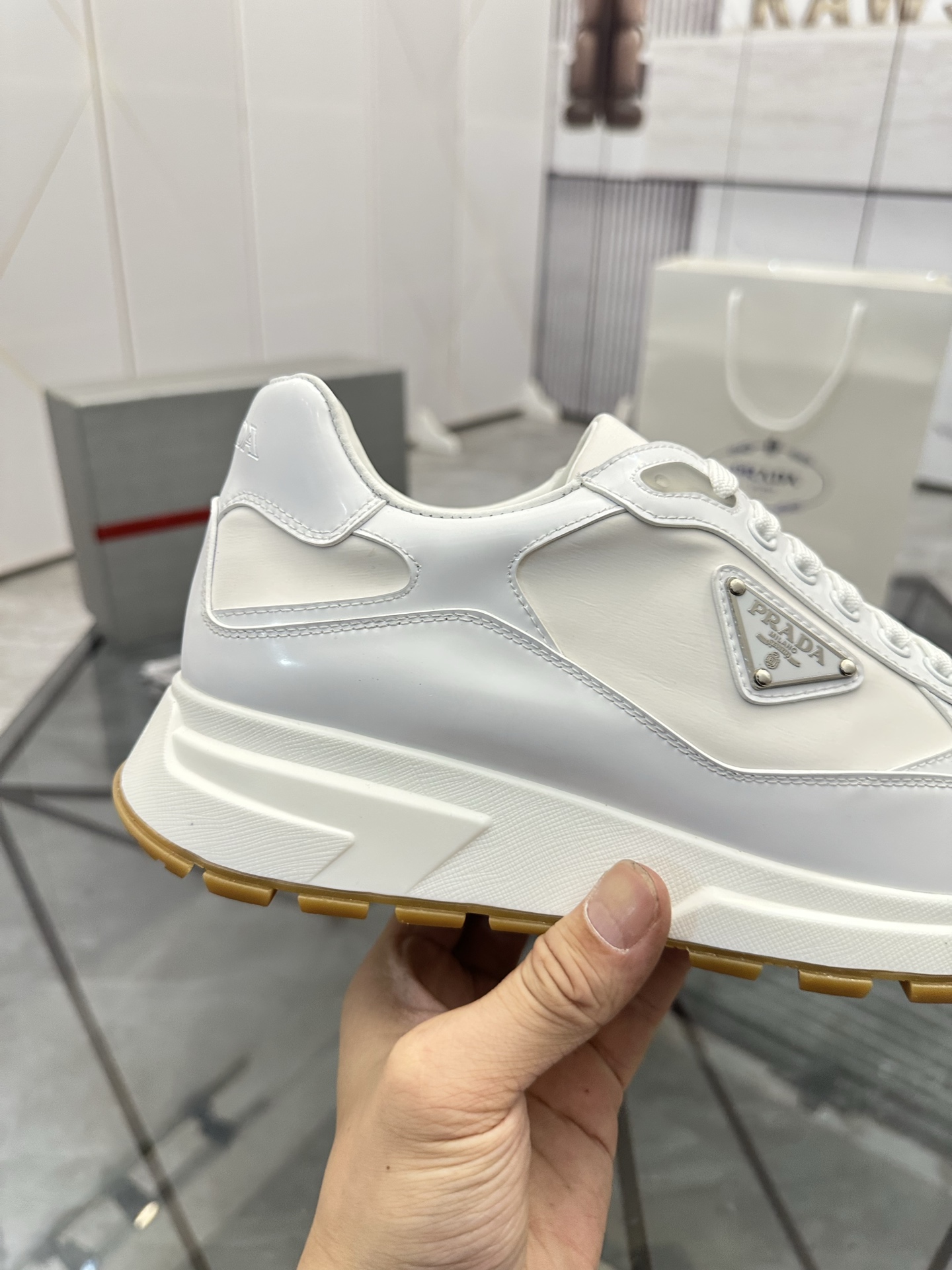 Precio de venta: P270 Artículos de alta gama y máxima calidadMarca: Prada *"Prada*" mocasines de cañ
