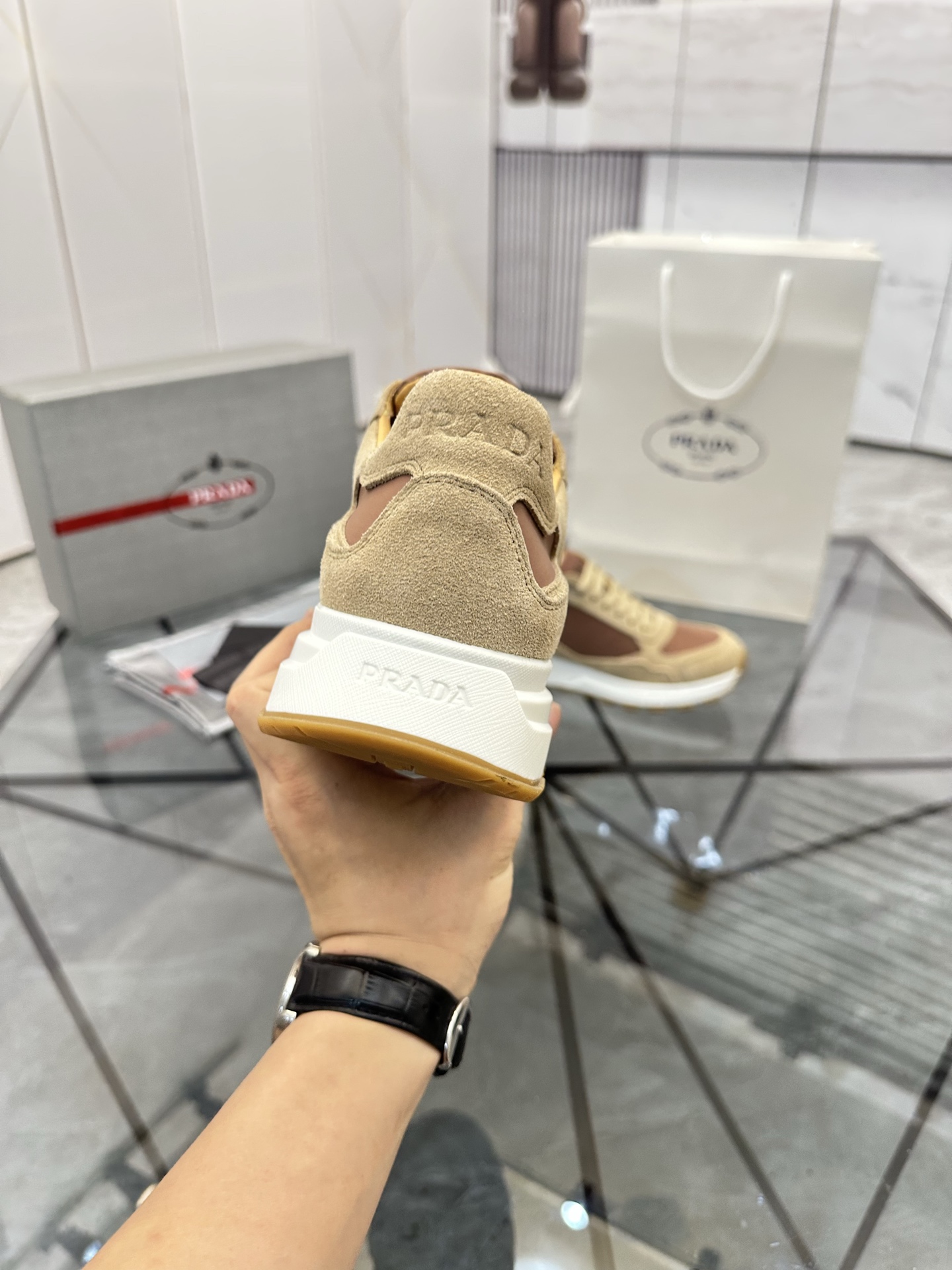 Precio de venta: P270 Artículos de alta gama y máxima calidadMarca: Prada *"Prada*" mocasines de cañ