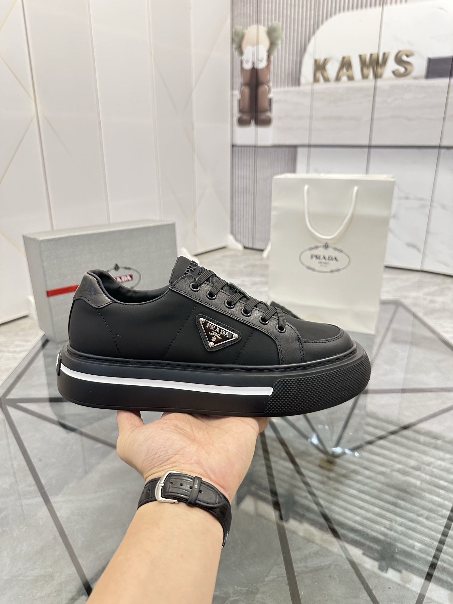 Precio de venta: P270 Artículos de alta gama y máxima calidadMarca: Prada *"Prada*" mocasines de cañ