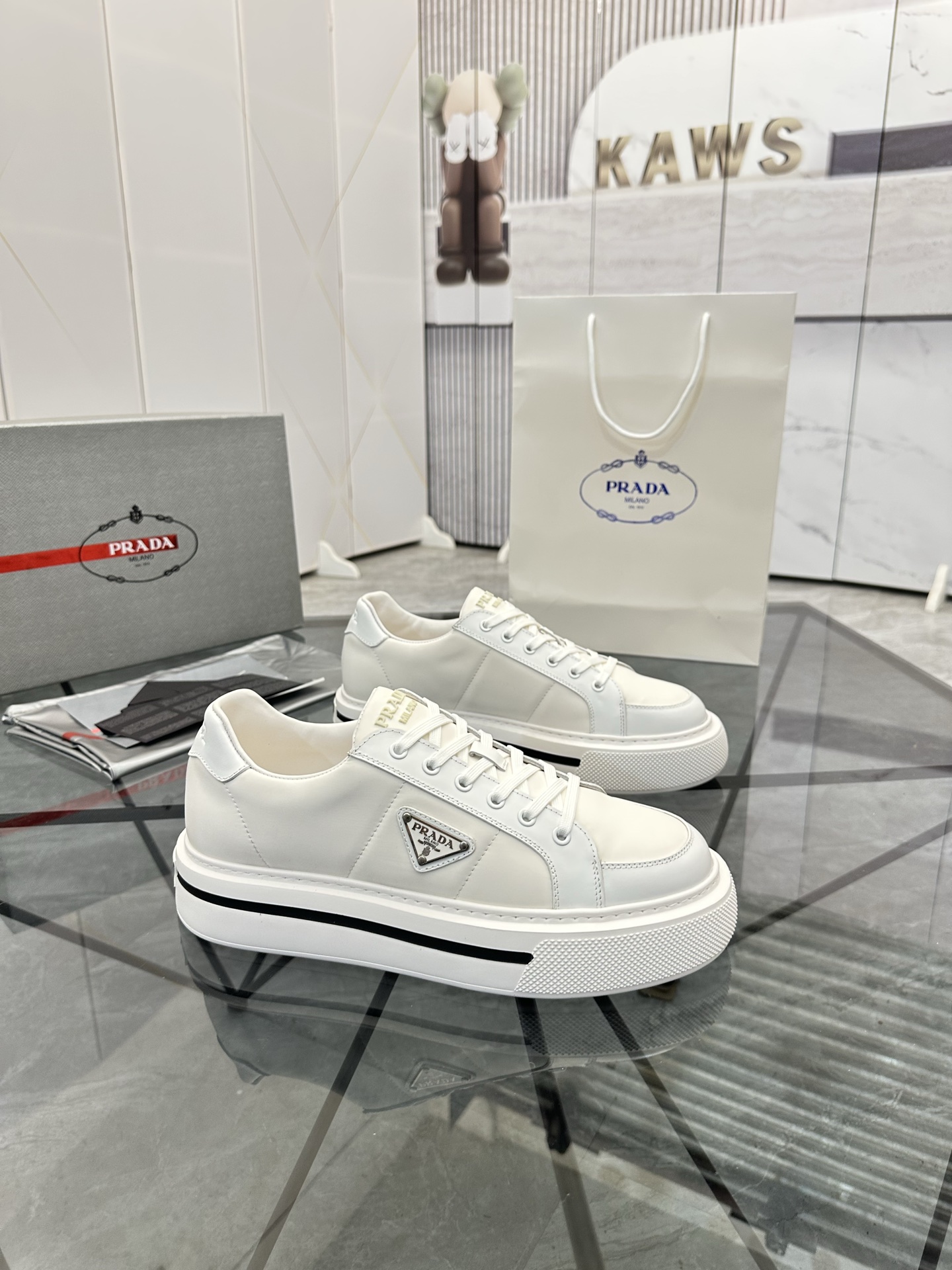 Precio de venta: P270 Artículos de alta gama y máxima calidadMarca: Prada *"Prada*" mocasines de cañ