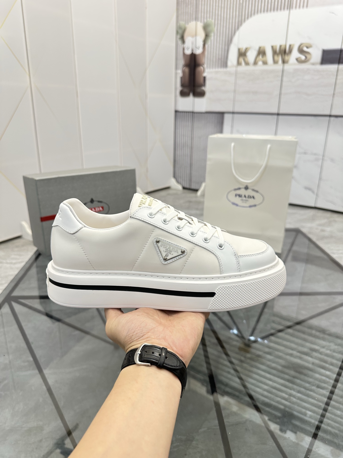 Precio de venta: P270 Artículos de alta gama y máxima calidadMarca: Prada *"Prada*" mocasines de cañ