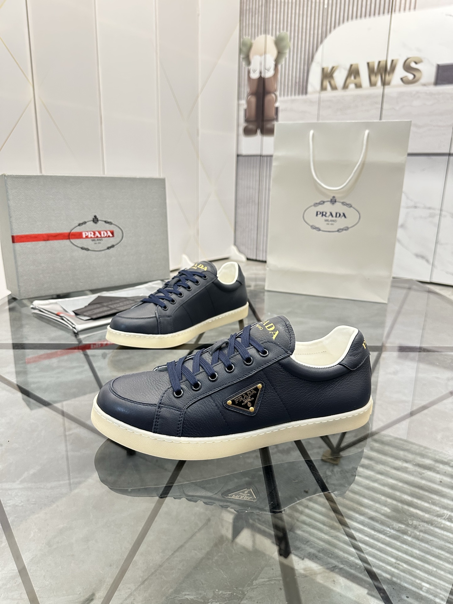 Precio de venta: P250 Artículos de gama alta y calidad superiorMarca: Prada *