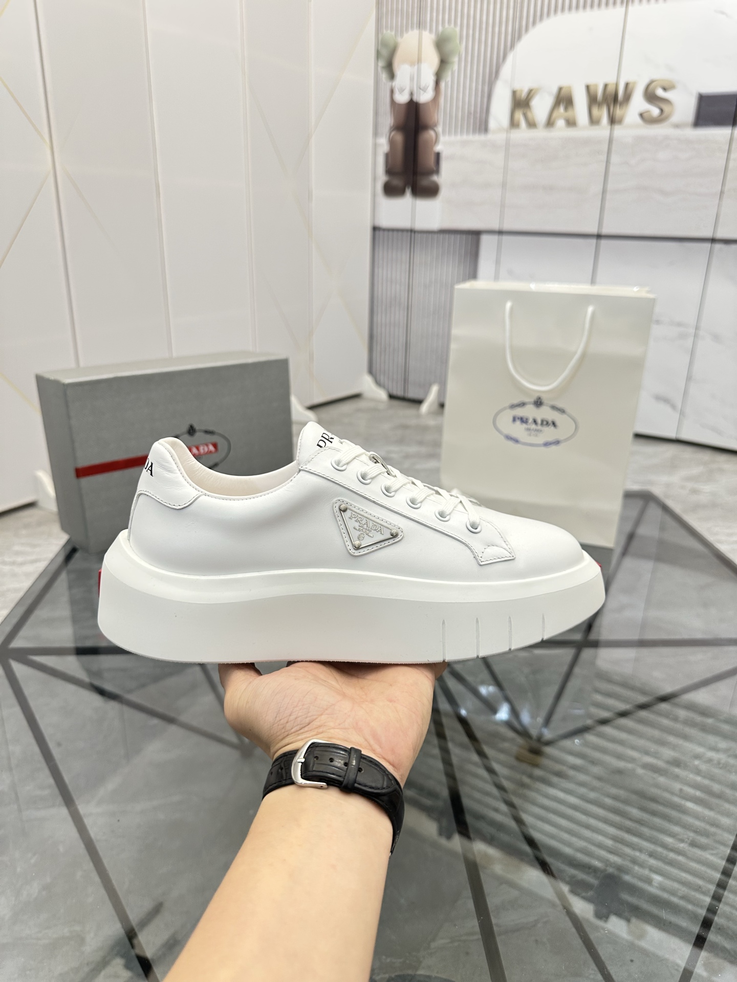 Precio de venta: P270 Artículos de alta gama y máxima calidadMarca: Prada *"Prada*" mocasines de cañ
