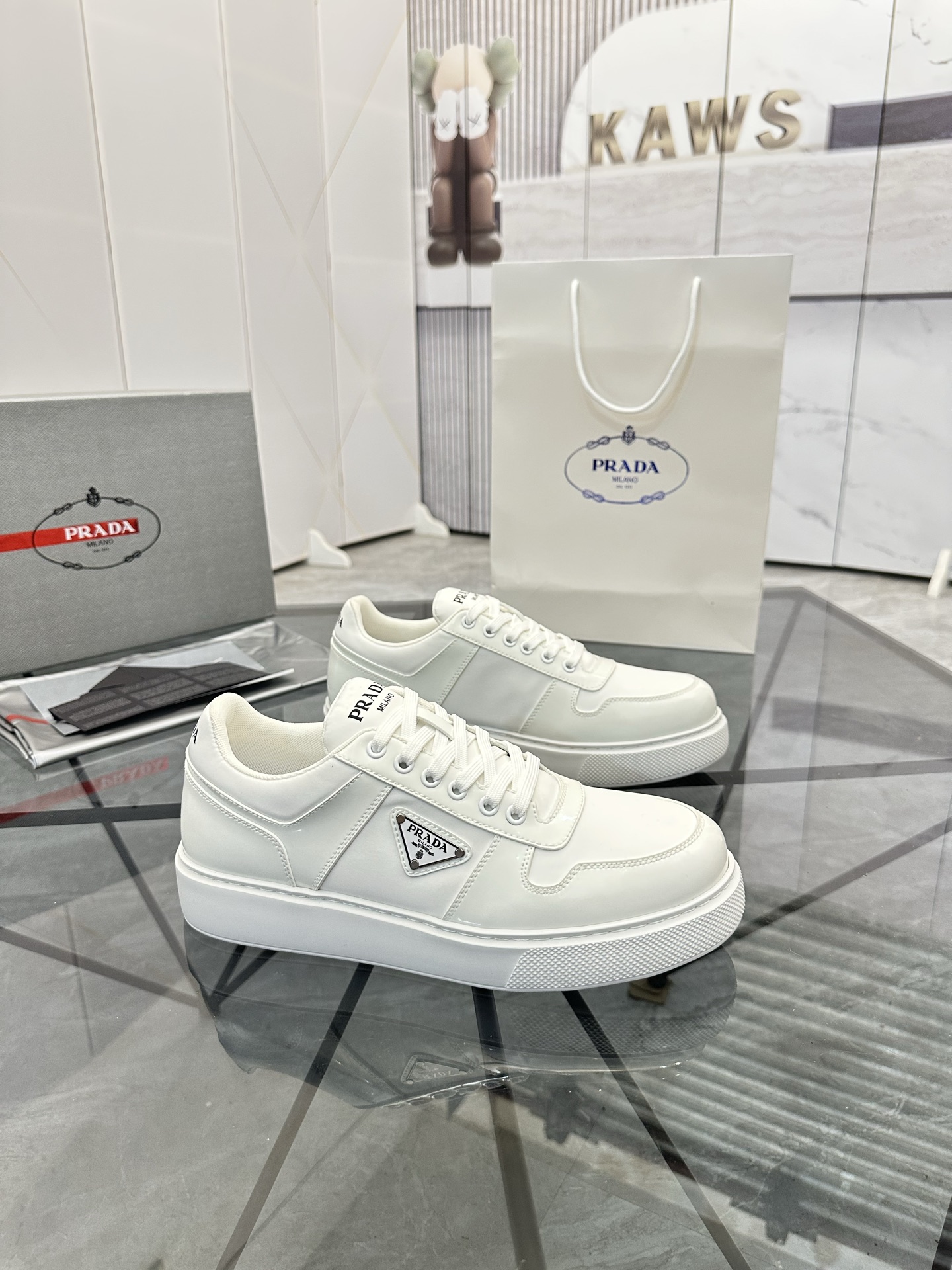 Precio de venta: P270 Calidad superior de gama altaMarca: Prada *"Prada*" mocasines de caña bajaTall