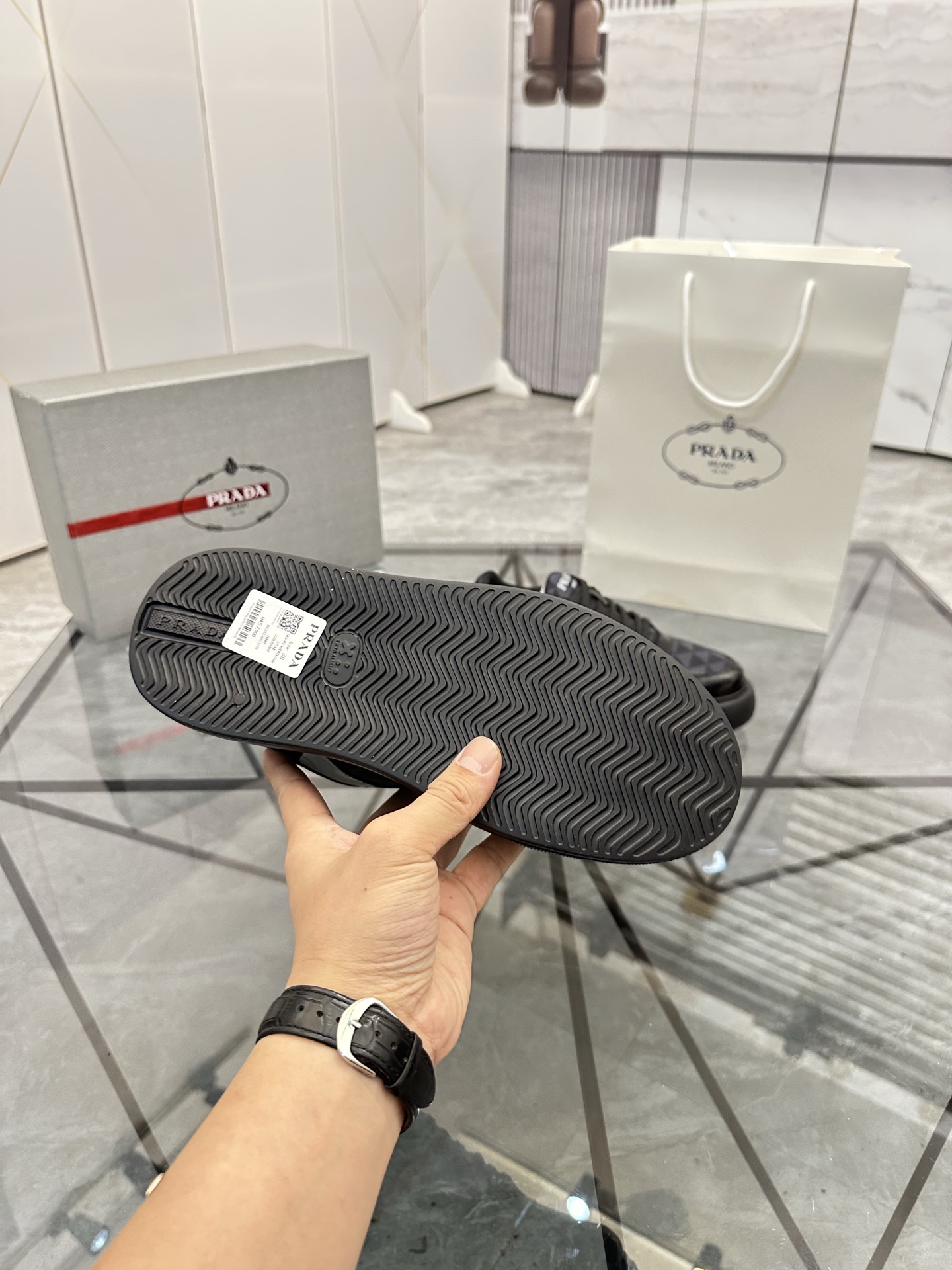 Precio de venta: P270 Calidad superior de gama altaMarca: Prada *"Prada*" mocasines de caña bajaTall