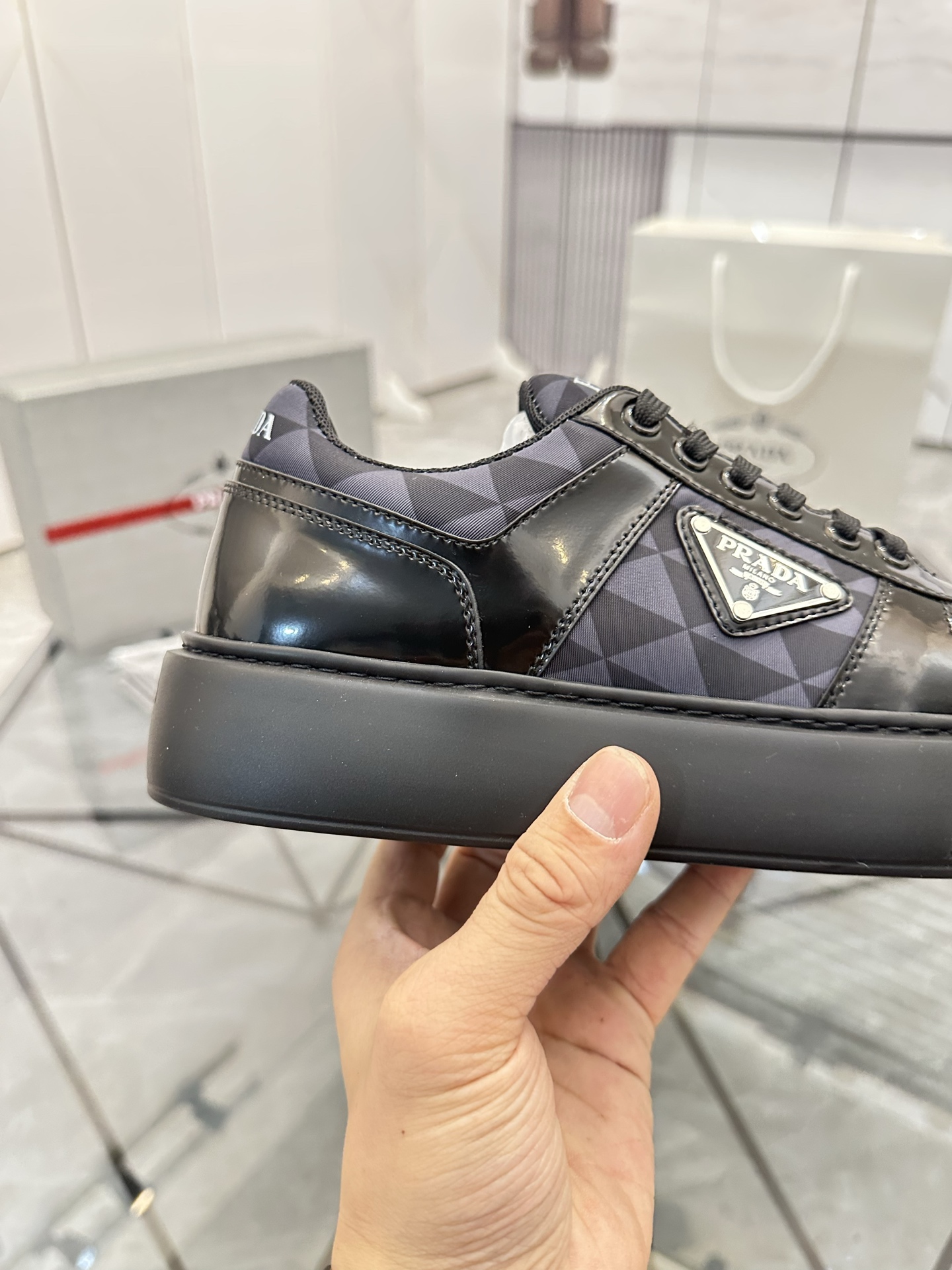 Precio de venta: P270 Calidad superior de gama altaMarca: Prada *"Prada*" mocasines de caña bajaTall
