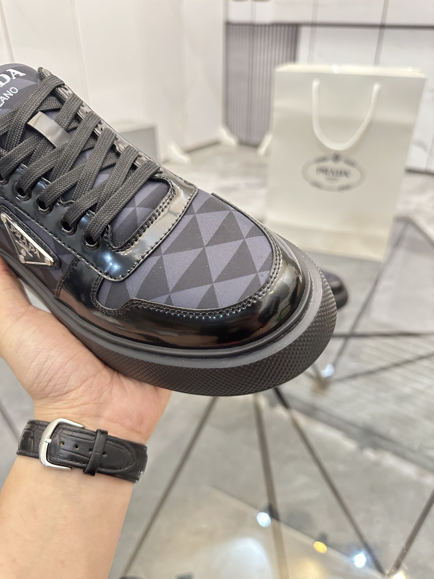 Precio de venta: P270 Calidad superior de gama altaMarca: Prada *"Prada*" mocasines de caña bajaTall