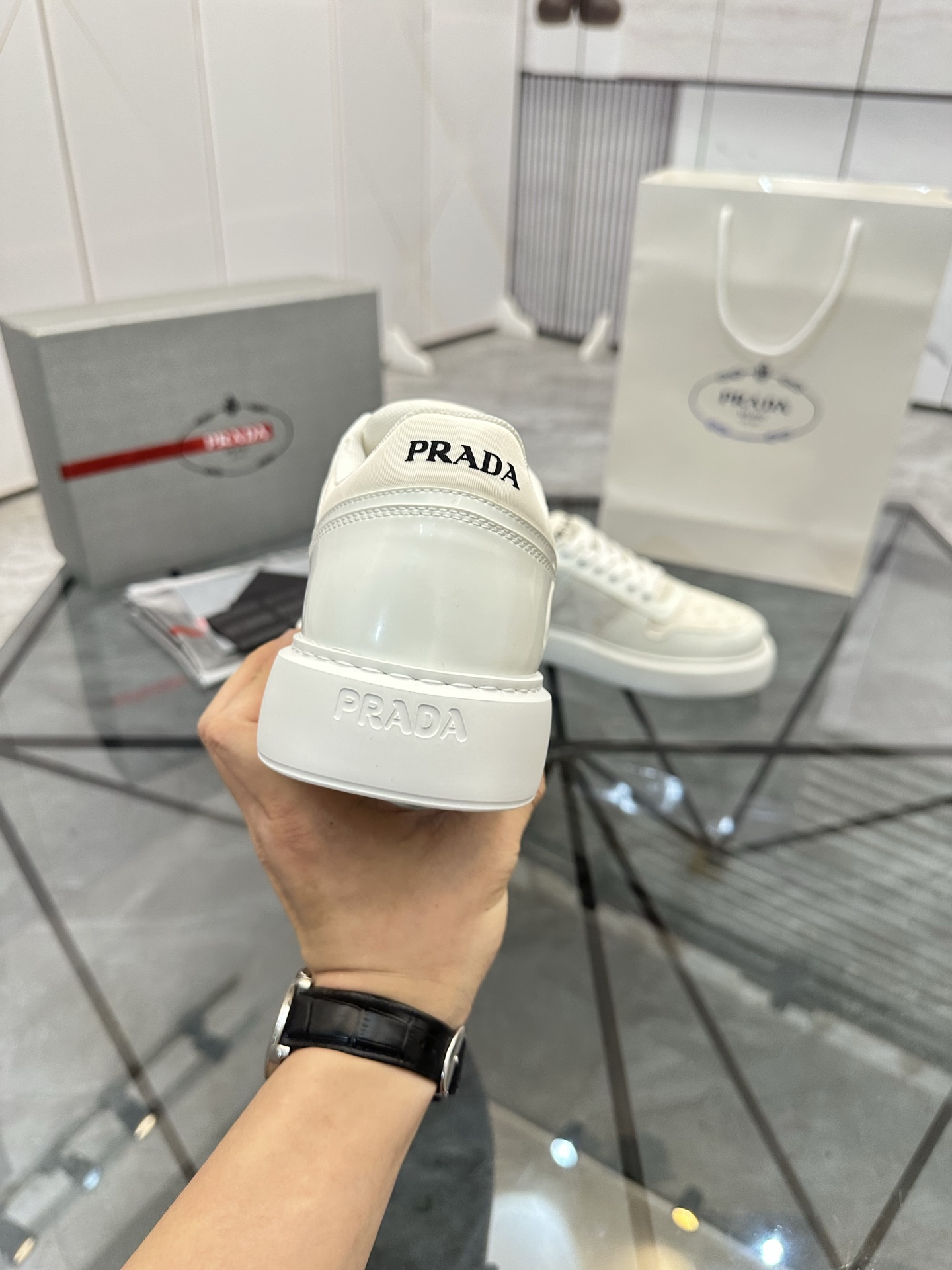 Precio de venta: P270 Calidad superior de gama altaMarca: Prada *"Prada*" mocasines de caña bajaTall