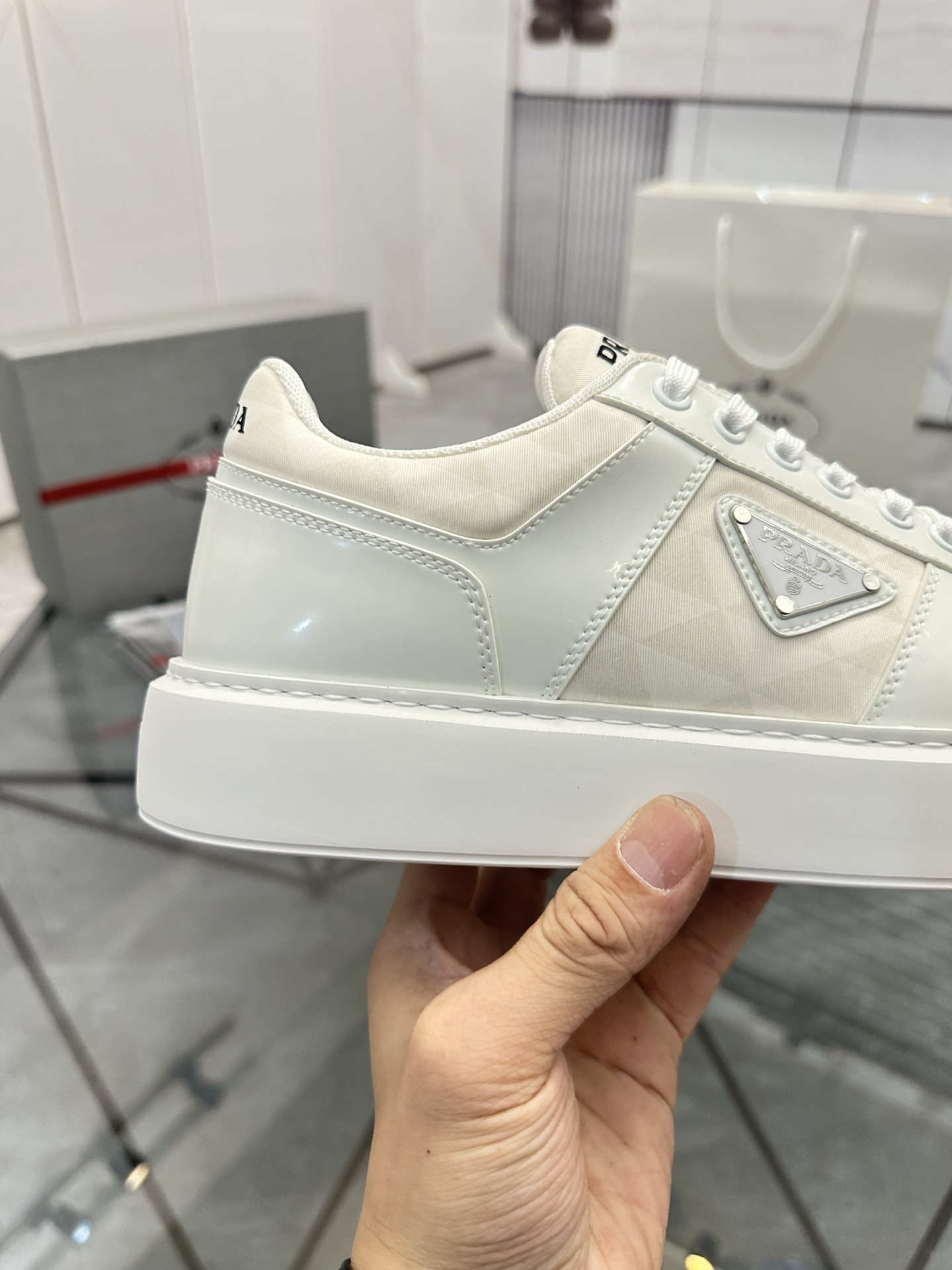 Precio de venta: P270 Calidad superior de gama altaMarca: Prada *"Prada*" mocasines de caña bajaTall