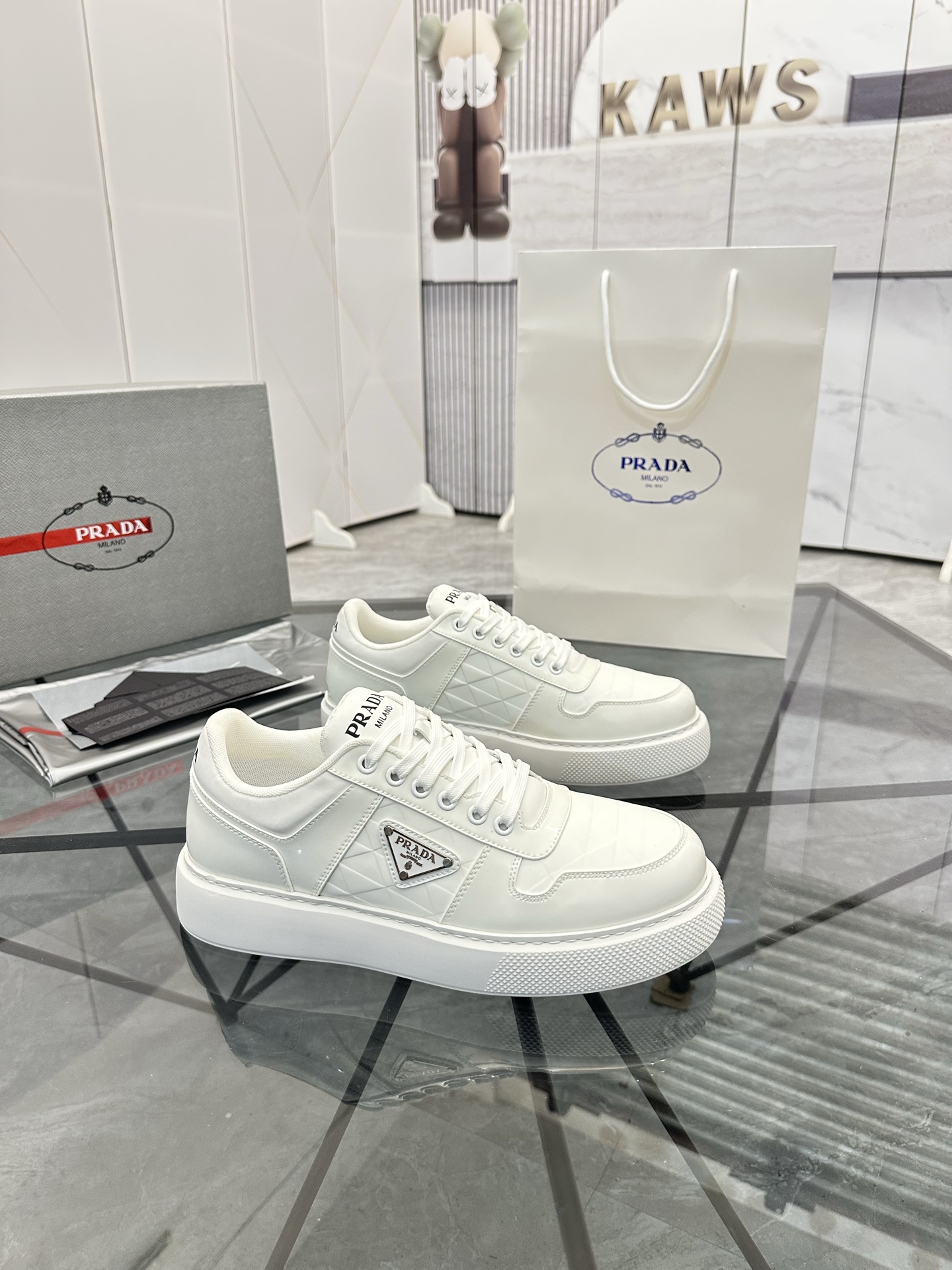 Precio de venta: P270 Calidad superior de gama altaMarca: Prada *"Prada*" mocasines de caña bajaTall
