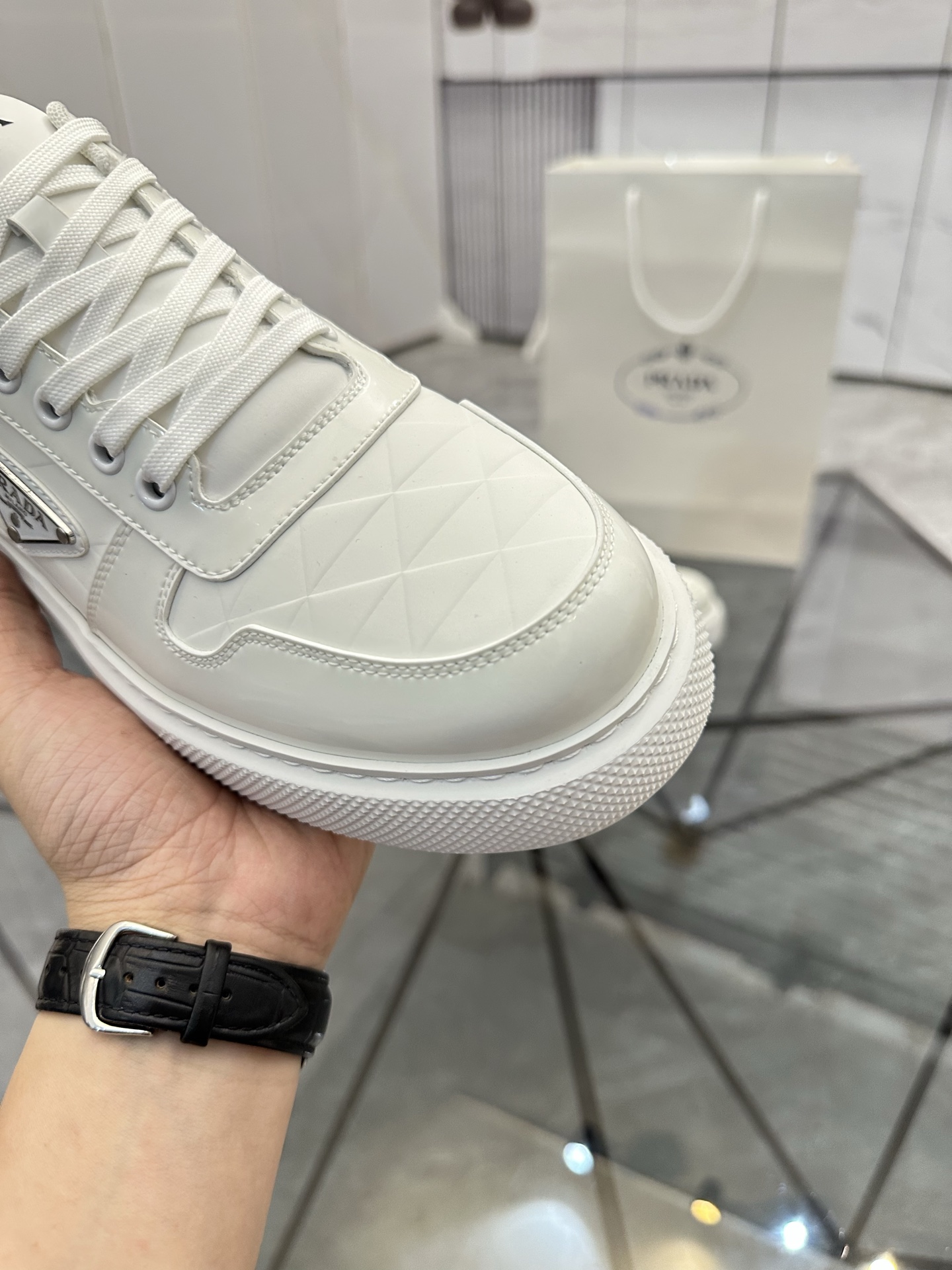 Precio de venta: P270 Calidad superior de gama altaMarca: Prada *"Prada*" mocasines de caña bajaTall
