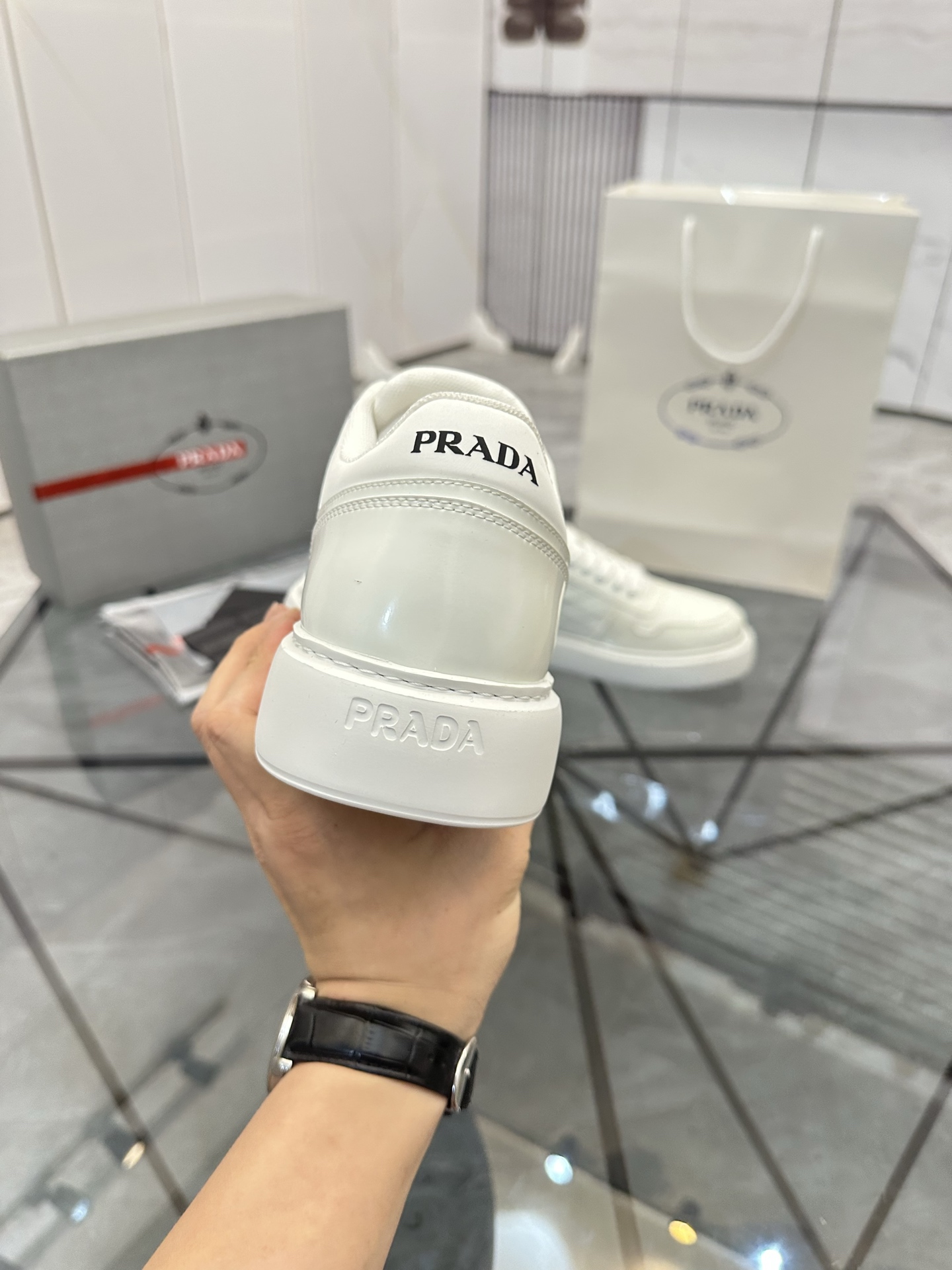 Precio de venta: P270 Calidad superior de gama altaMarca: Prada *"Prada*" mocasines de caña bajaTall