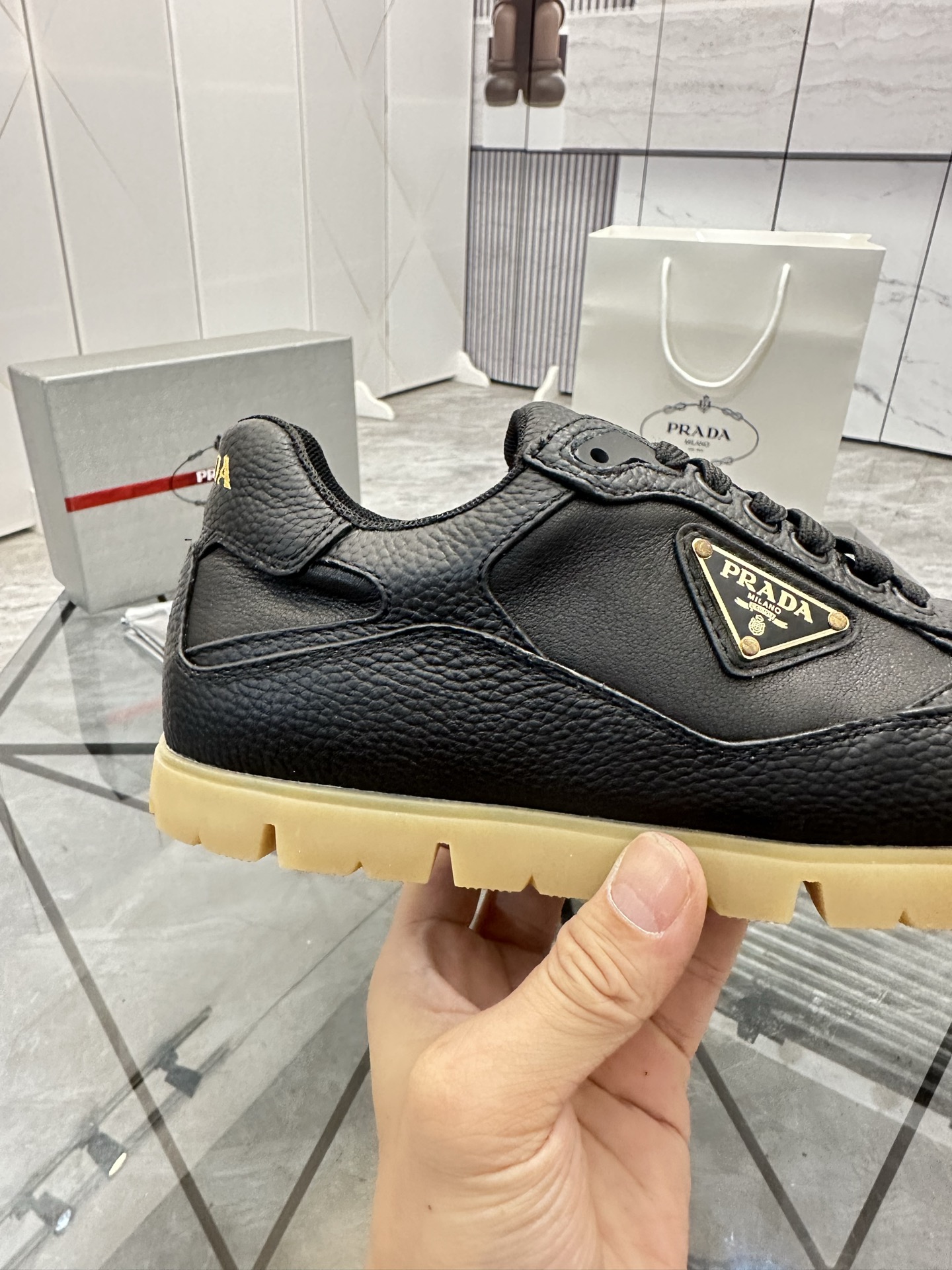 Precio de venta: P250 Calidad superior de gama altaMarca: Prada *"Prada*" mocasines de caña bajaTall