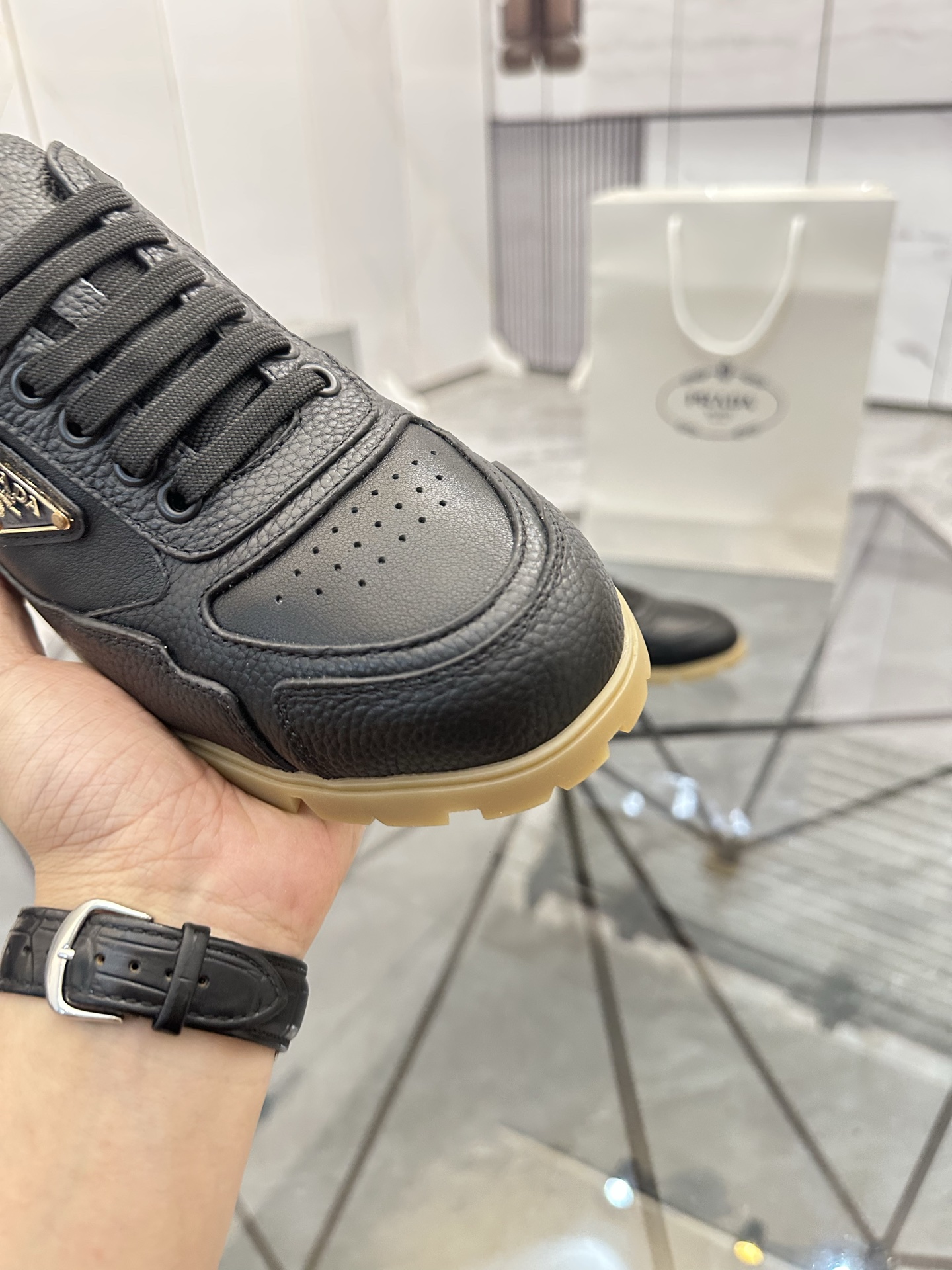 Precio de venta: P250 Calidad superior de gama altaMarca: Prada *"Prada*" mocasines de caña bajaTall