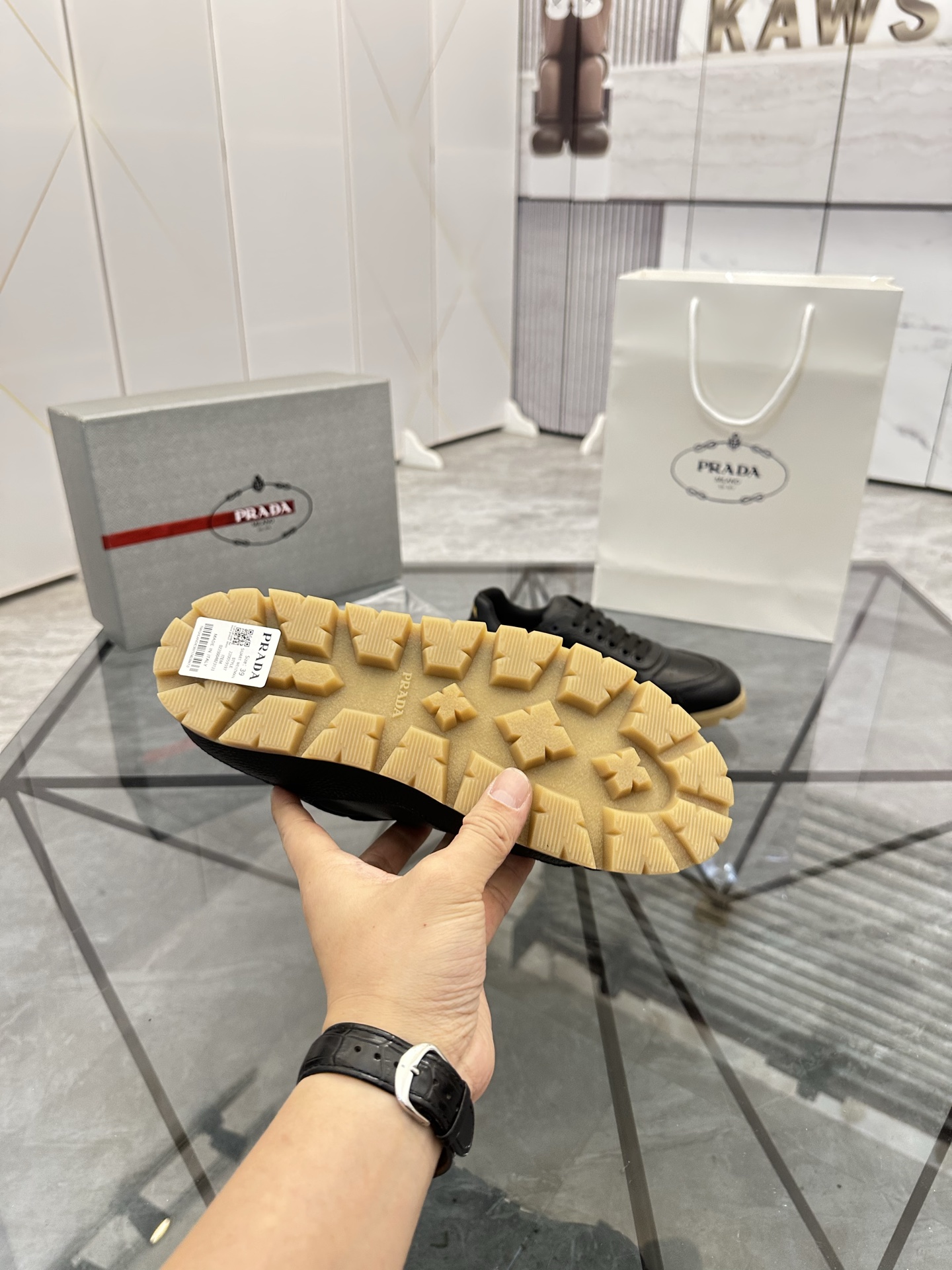 Precio de venta: P250 Calidad superior de gama altaMarca: Prada *"Prada*" mocasines de caña bajaTall