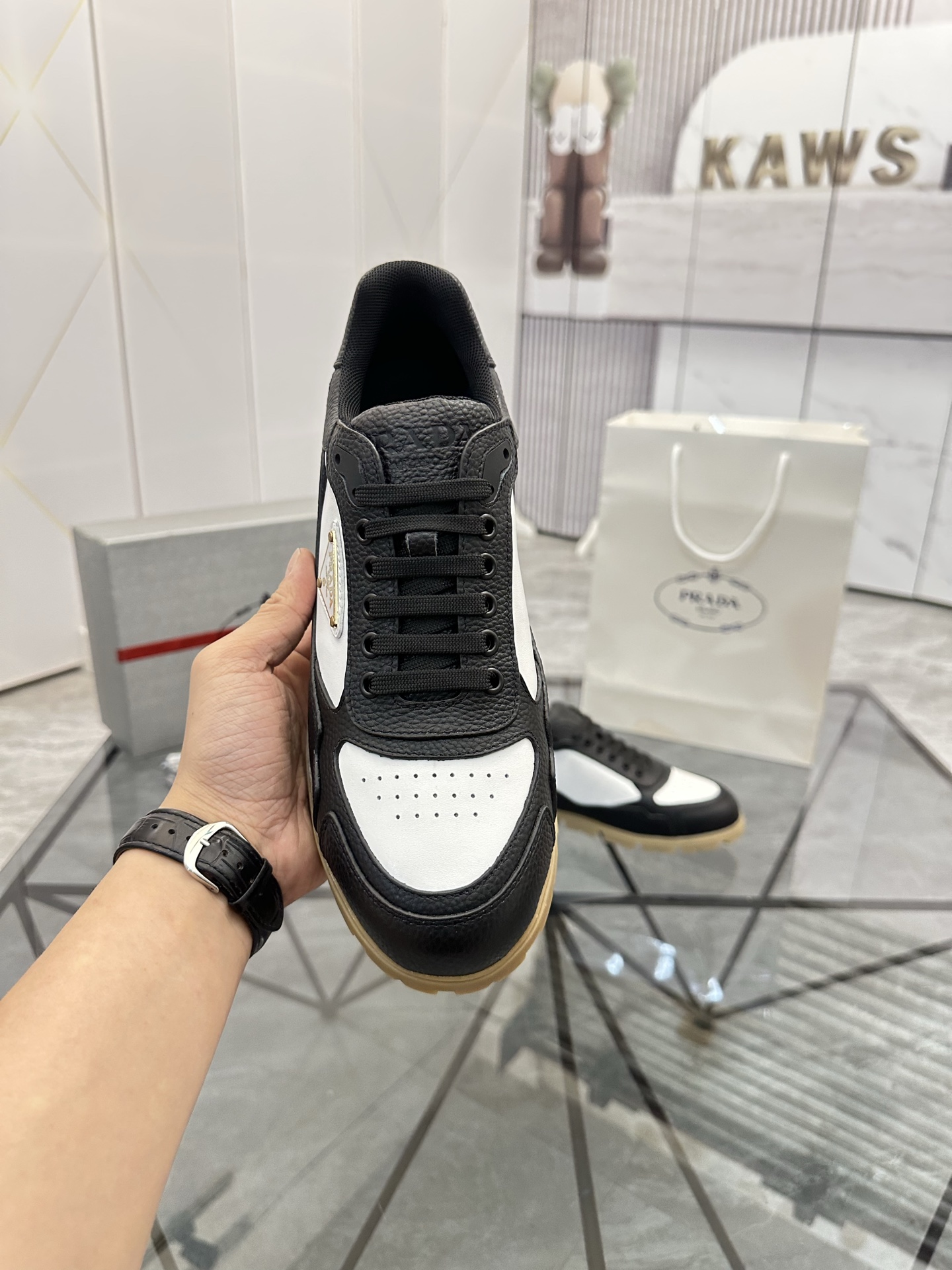 Precio de venta: P250 Calidad superior de gama altaMarca: Prada *"Prada*" mocasines de caña bajaTall