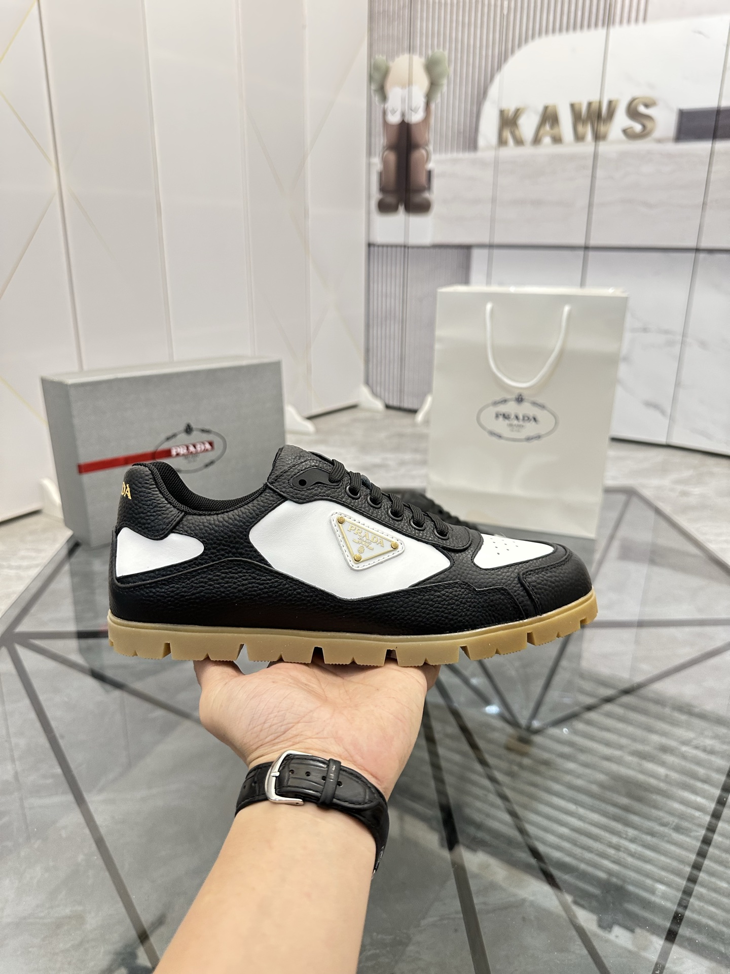 Precio de venta: P250 Calidad superior de gama altaMarca: Prada *"Prada*" mocasines de caña bajaTall