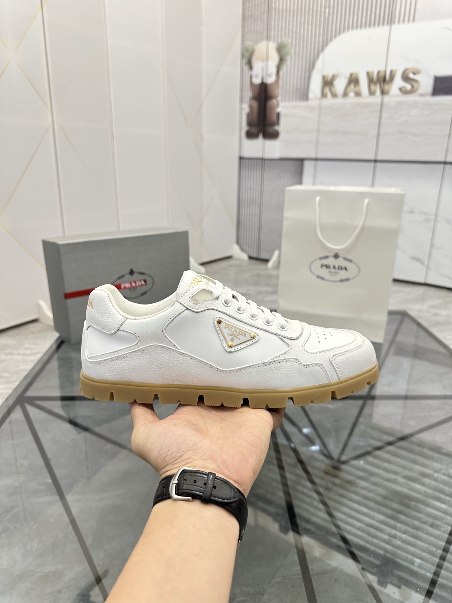 Precio de venta: P250 Calidad superior de gama altaMarca: Prada *"Prada*" mocasines de caña bajaTall