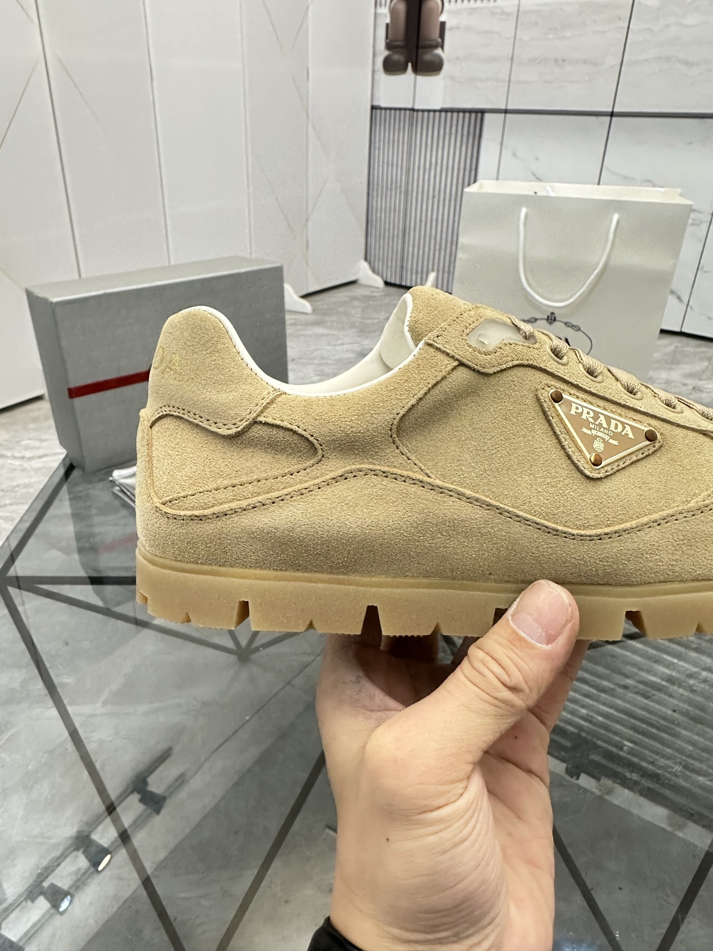 Precio de venta: P250 Calidad superior de gama altaMarca: Prada *"Prada*" mocasines de caña bajaTall