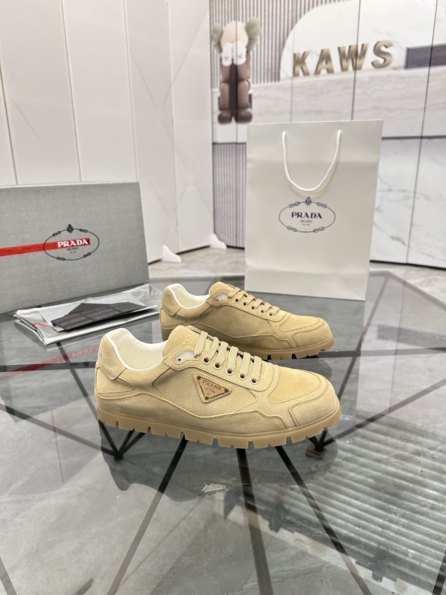 Precio de venta: P250 Calidad superior de gama altaMarca: Prada *"Prada*" mocasines de caña bajaTall