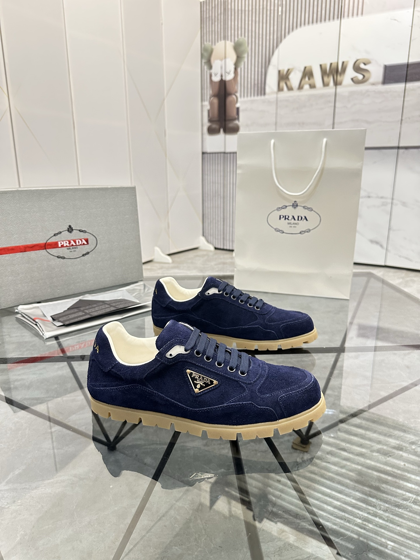 Precio de venta: P250 Calidad superior de gama altaMarca: Prada *"Prada*" mocasines de caña bajaTall