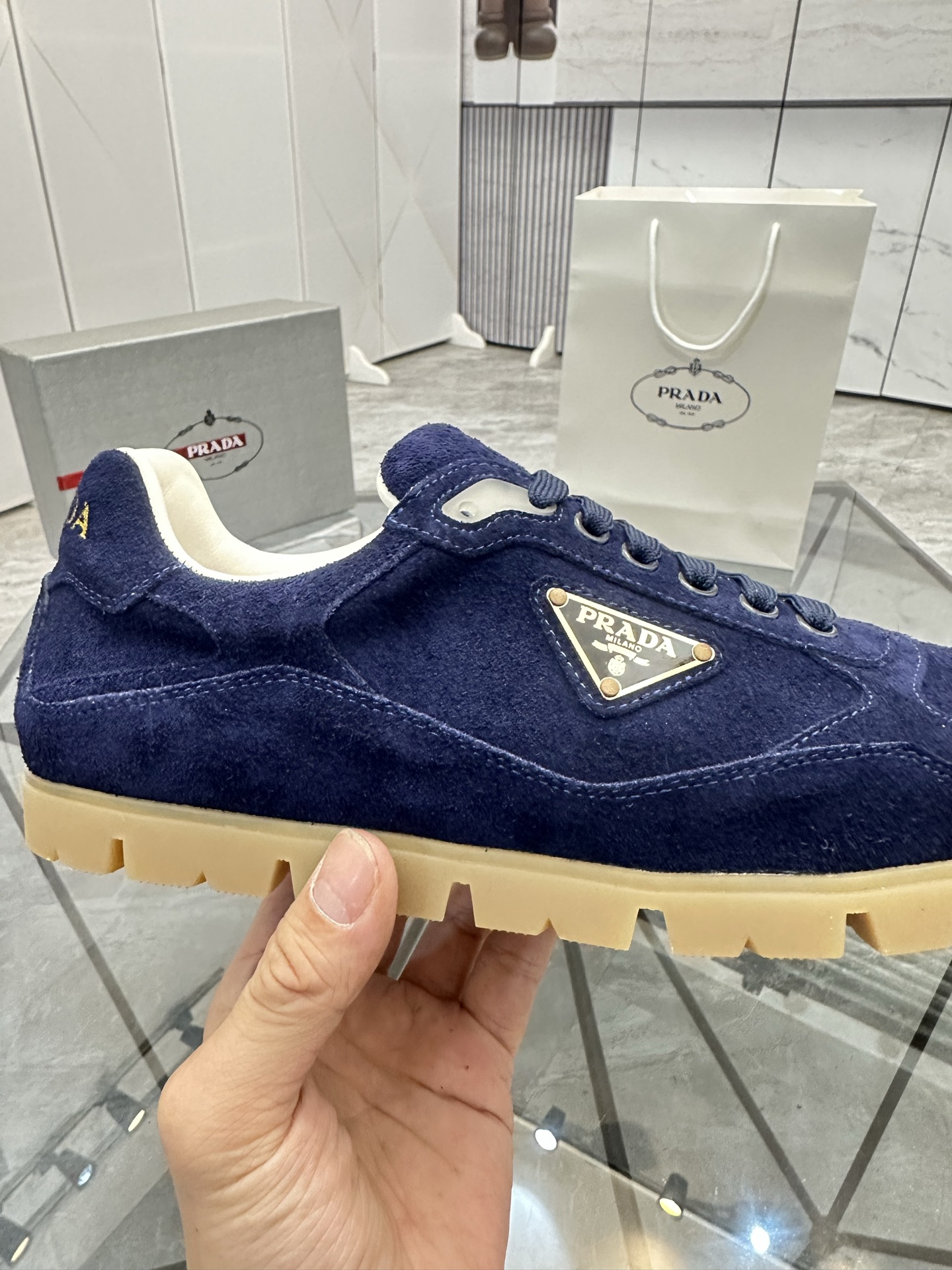Precio de venta: P250 Calidad superior de gama altaMarca: Prada *"Prada*" mocasines de caña bajaTall