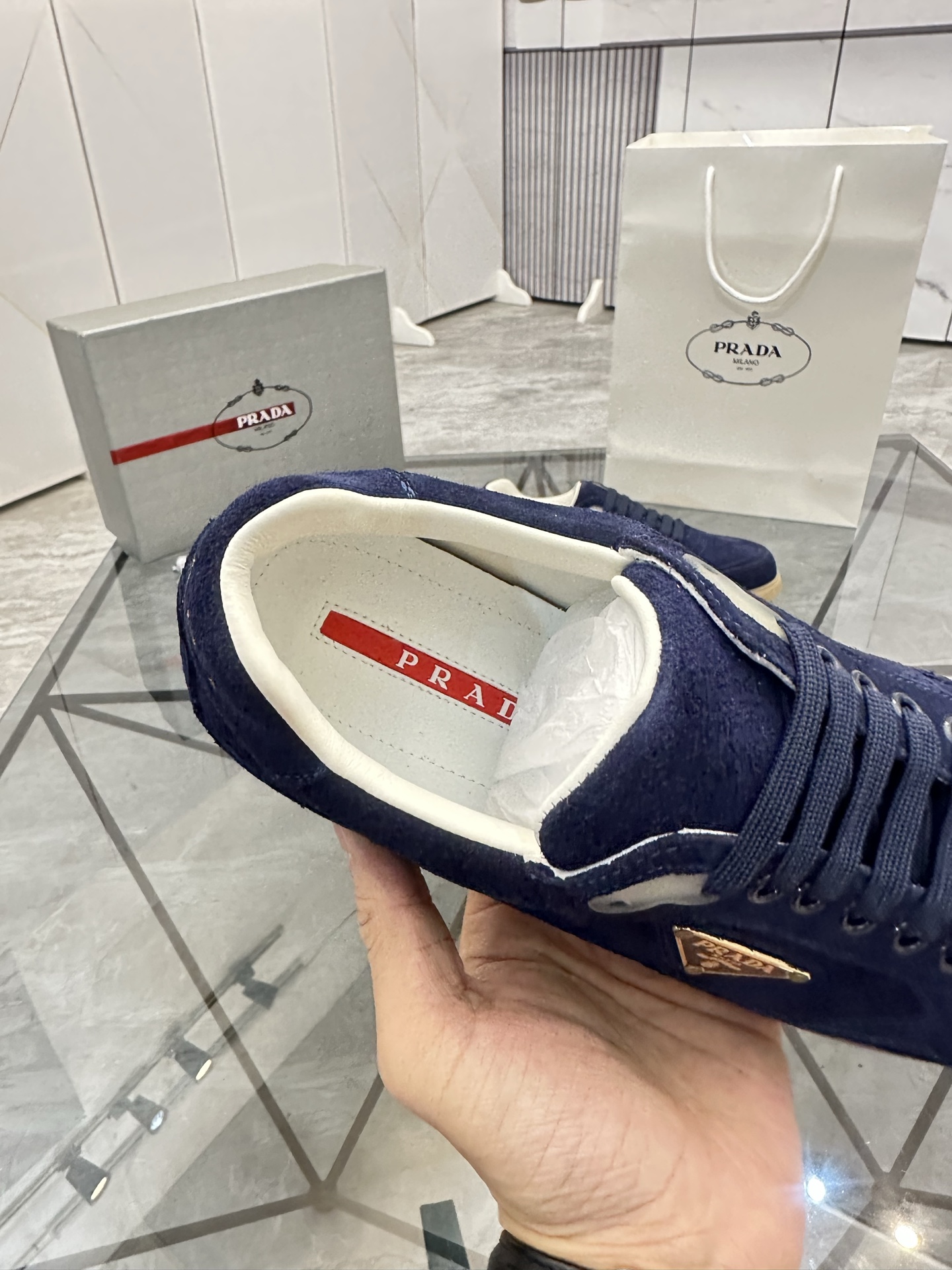 Precio de venta: P250 Calidad superior de gama altaMarca: Prada *"Prada*" mocasines de caña bajaTall